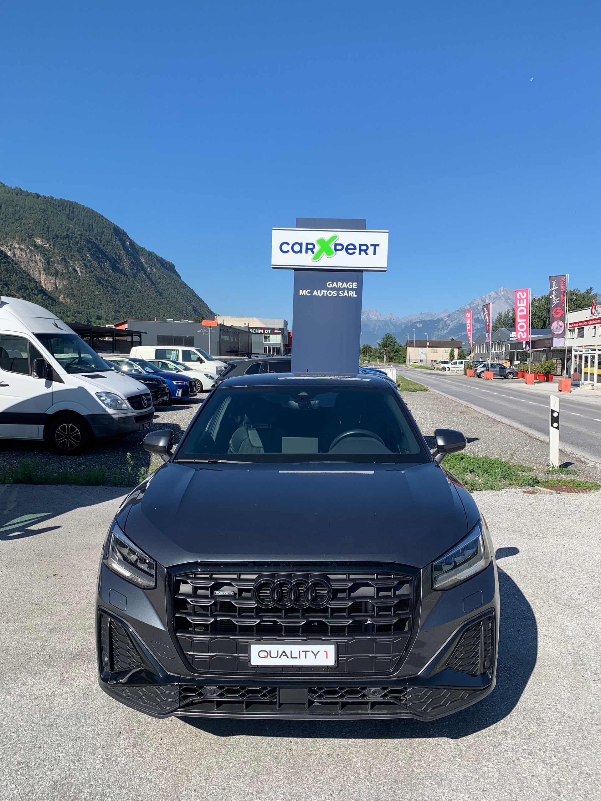 AUDI Q2 40 TFSI S line quattro S-tronic-showroom-element-1