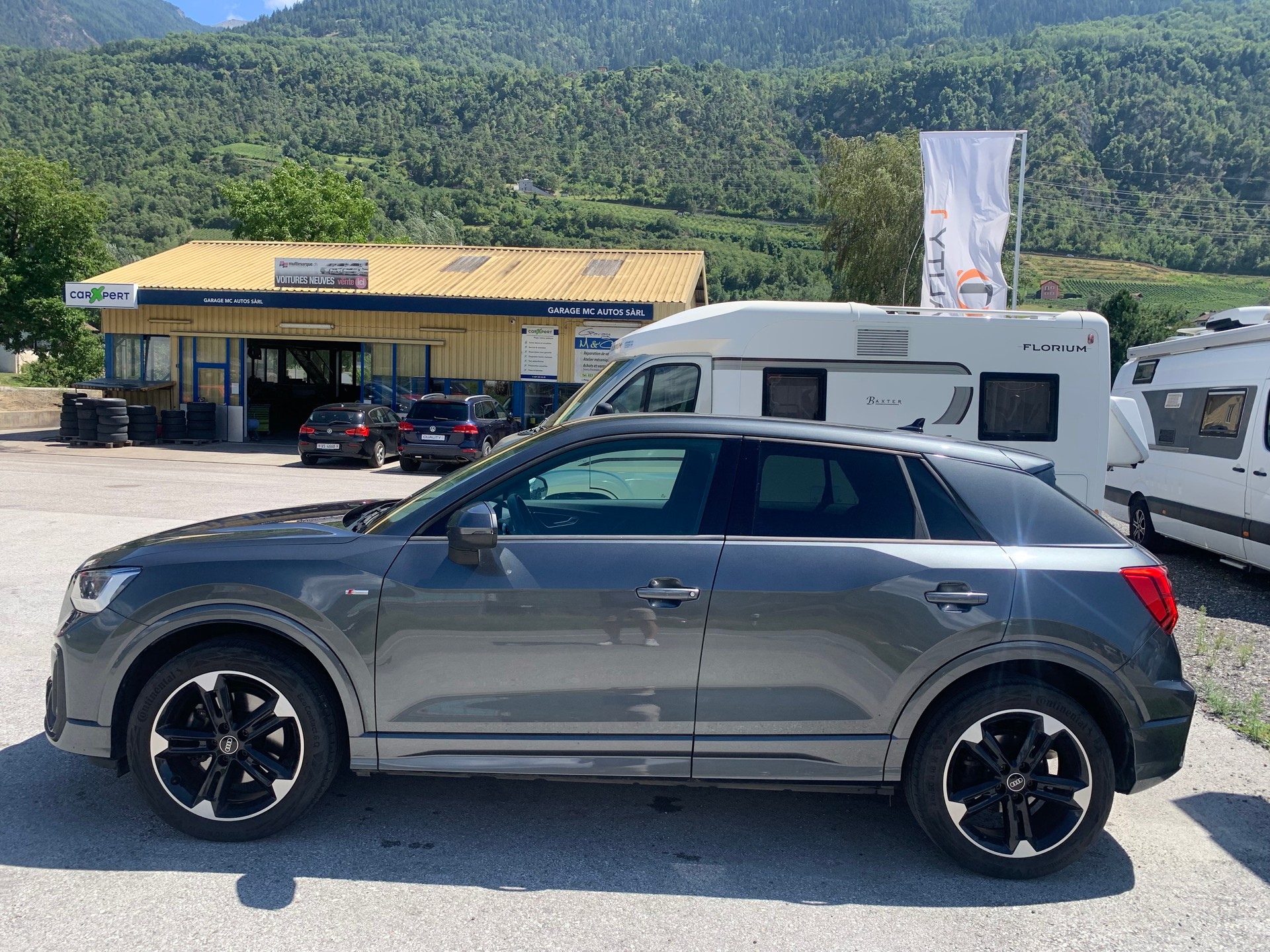 AUDI Q2 40 TFSI S line quattro S-tronic-showroom-element-3