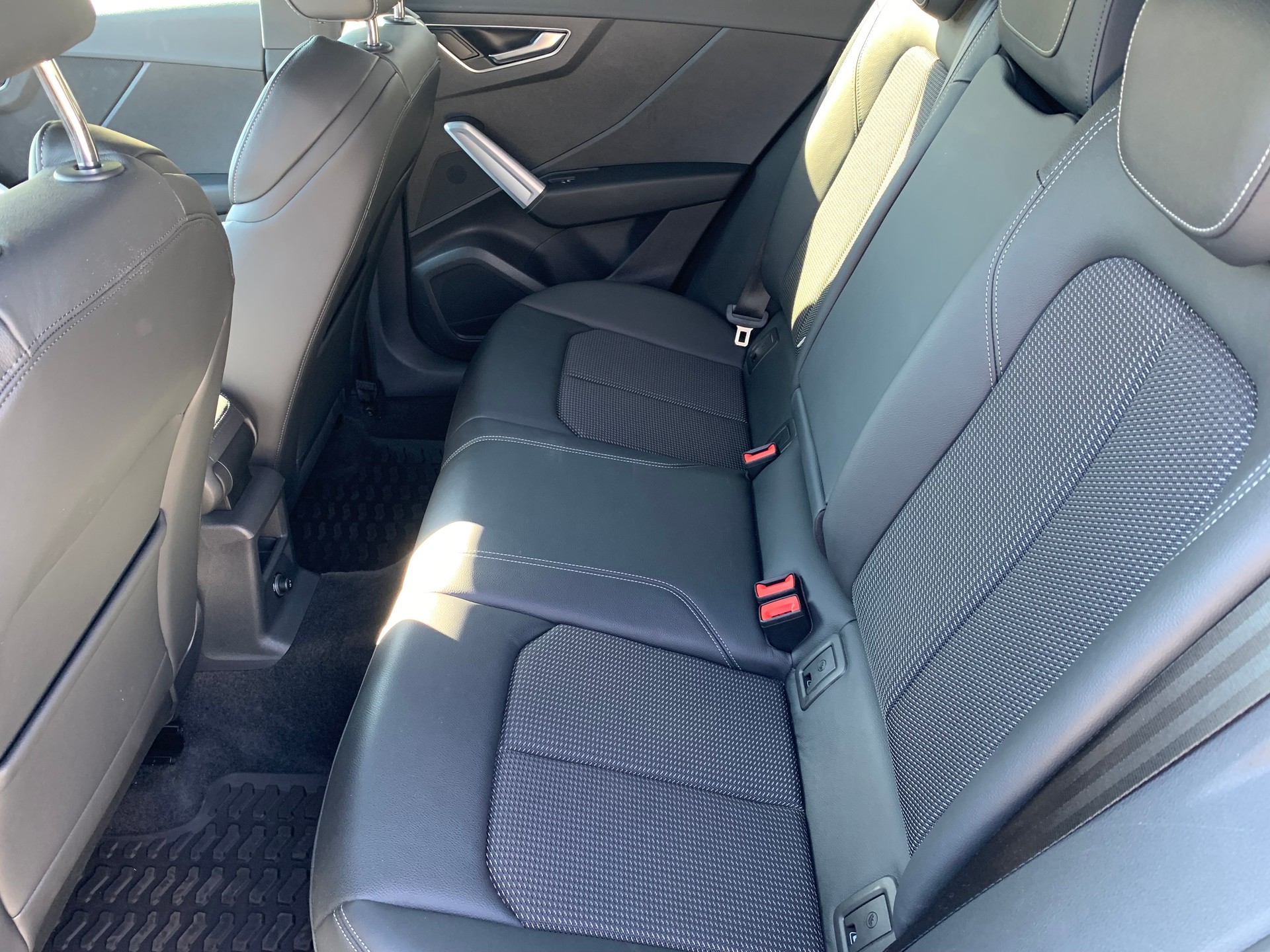 AUDI Q2 40 TFSI S line quattro S-tronic-image-13