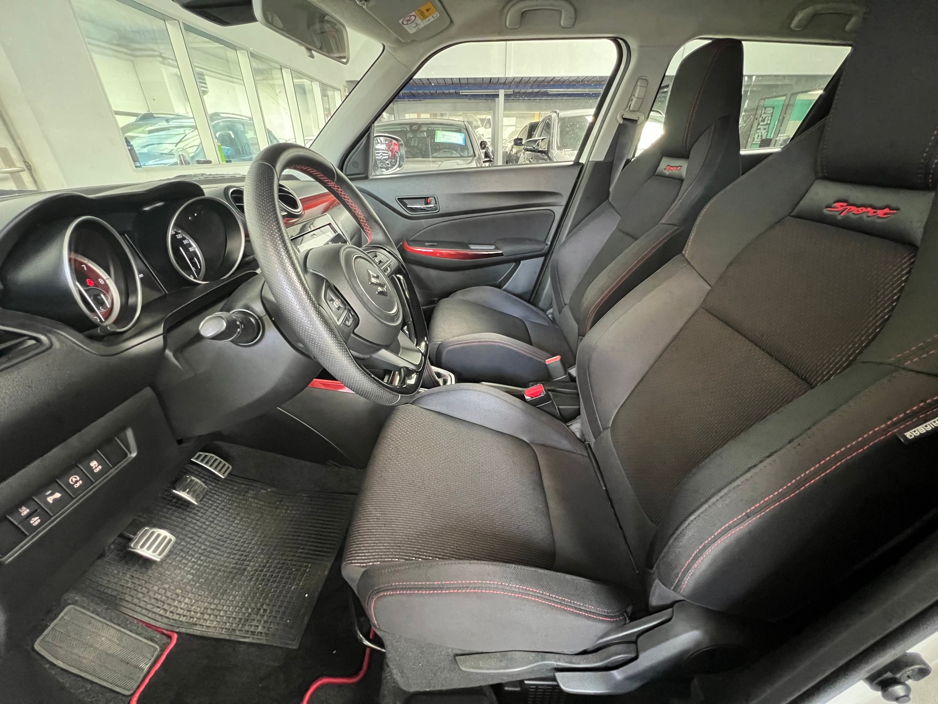SUZUKI Swift Sport 1.4i 16V Compact Top Hybrid-image-9