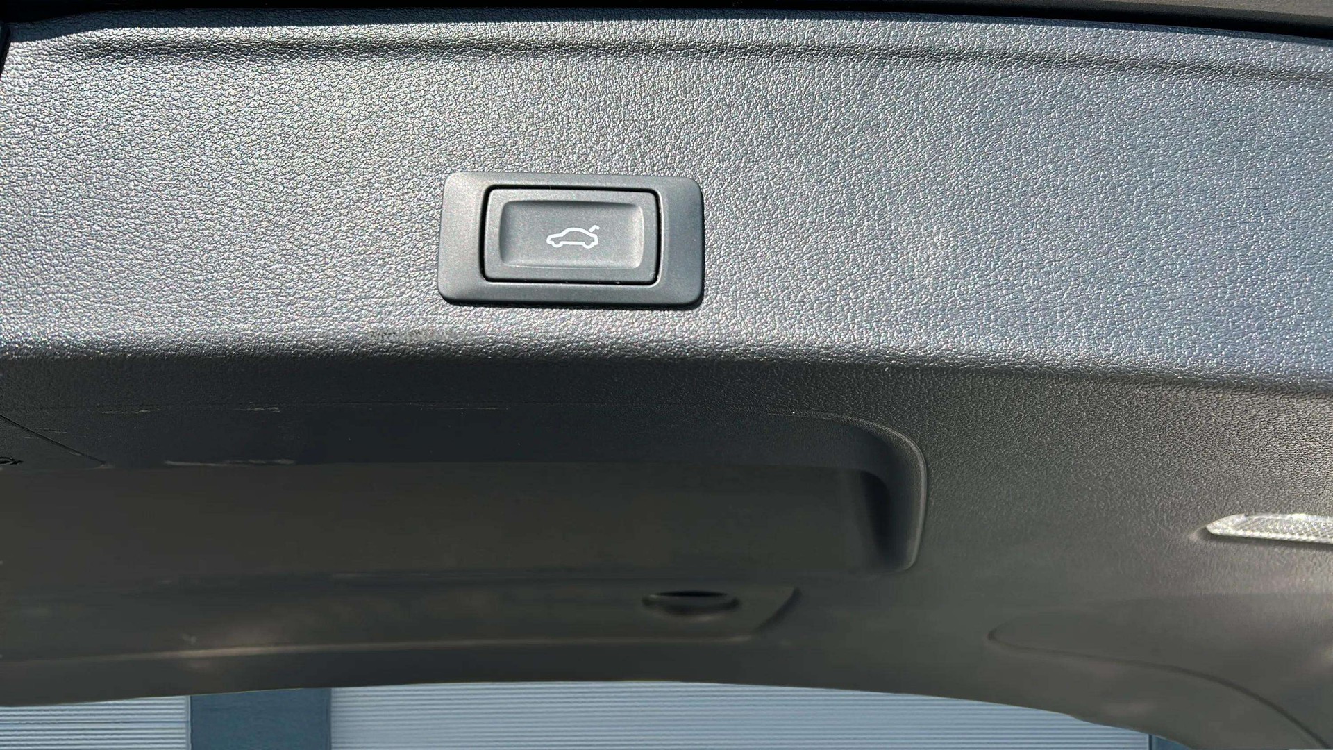 AUDI A4 Avant 40 TDI S line quattro S-tronic mit AHK-Vorbereitung & 5J Werksgarantie oder bis 100000km-image-25