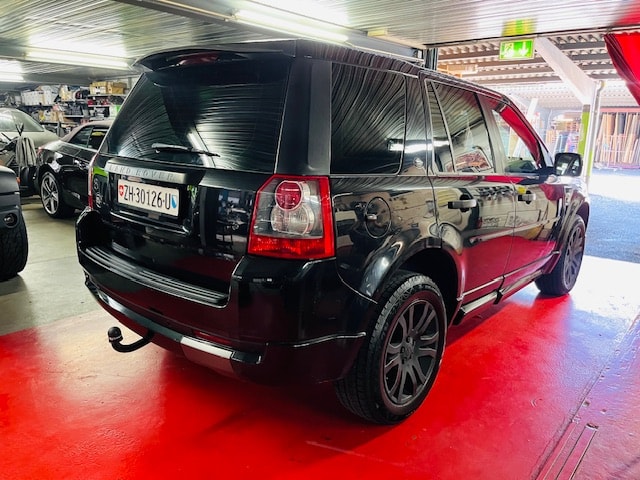 LAND ROVER Freelander 2.2 TD4 S Automatic-image-3