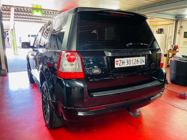 LAND ROVER Freelander 2.2 TD4 S Automatic-image-1