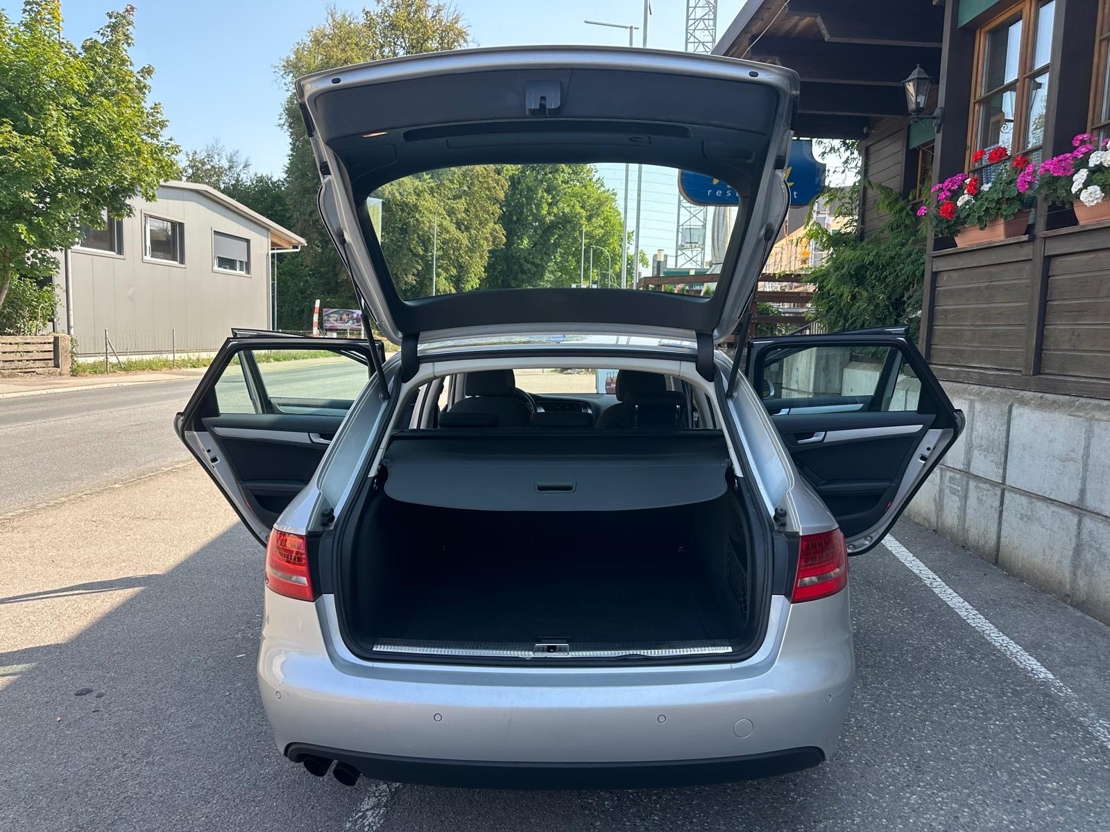 AUDI A4 Avant 1.8 TFSI multitronic-image-6
