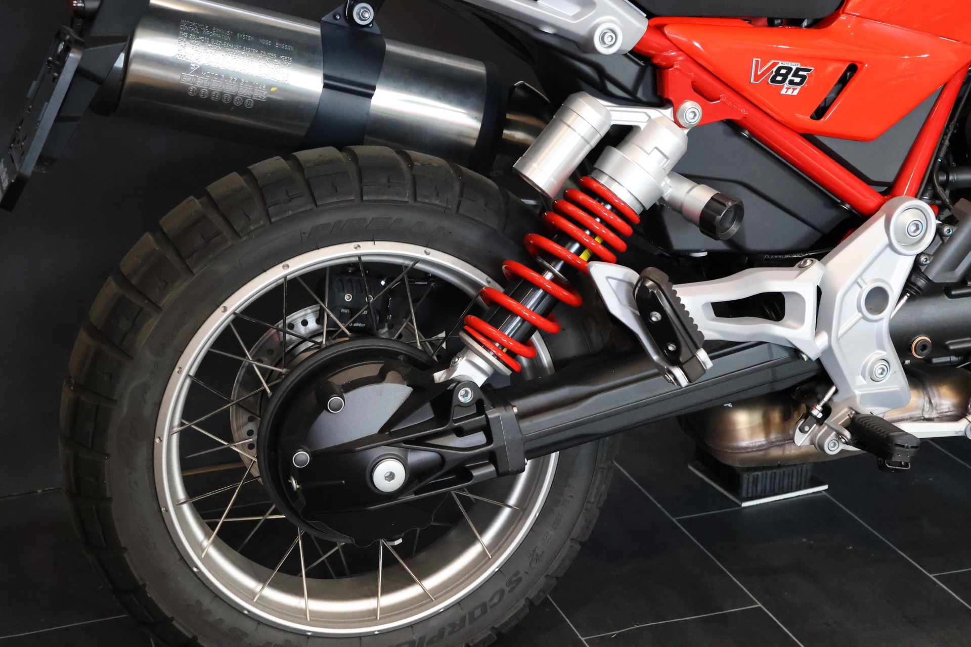MOTO GUZZI V85 TT E5+-image-12