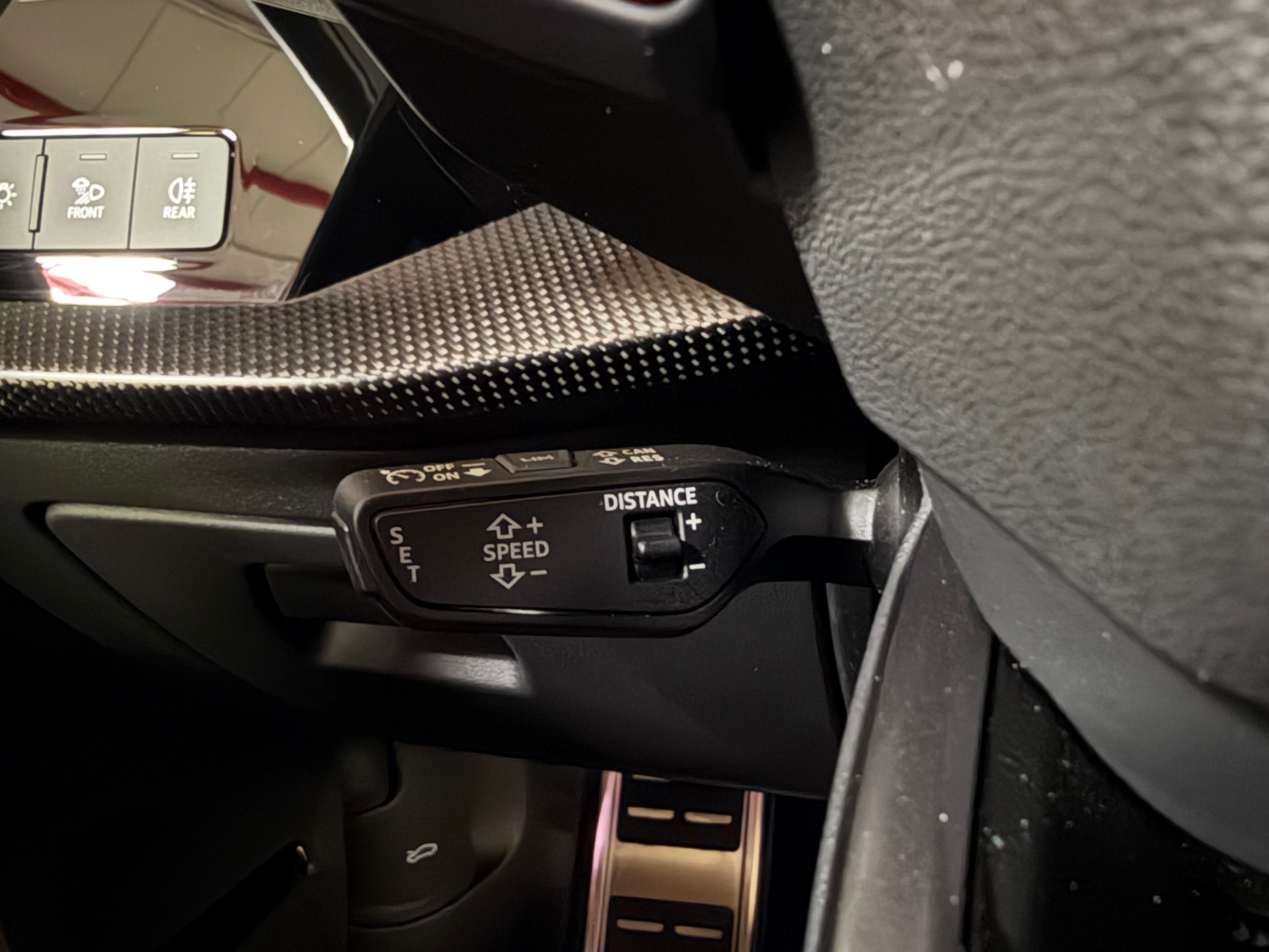 AUDI RS3 Limousine 2.5 TSI quattro S-tronic Schalensitze-image-33