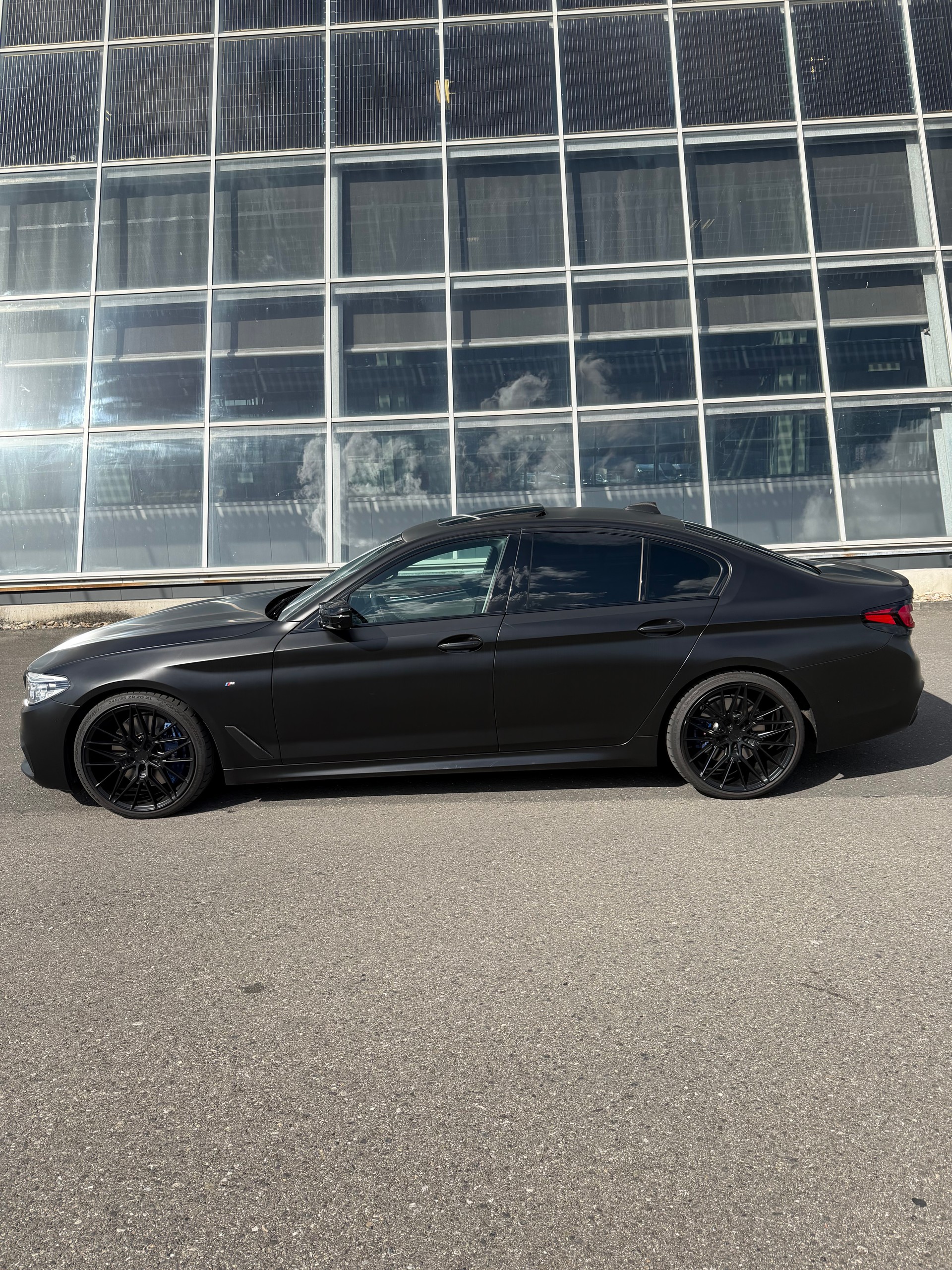 BMW M550i xDrive SAG-image-1