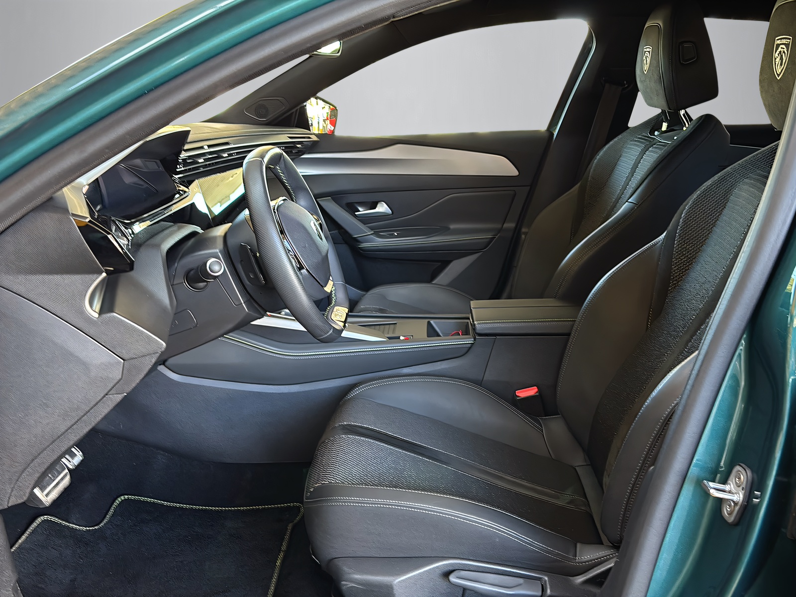 PEUGEOT 308 SW 1.2 Hybrid GT-showroom-element-2