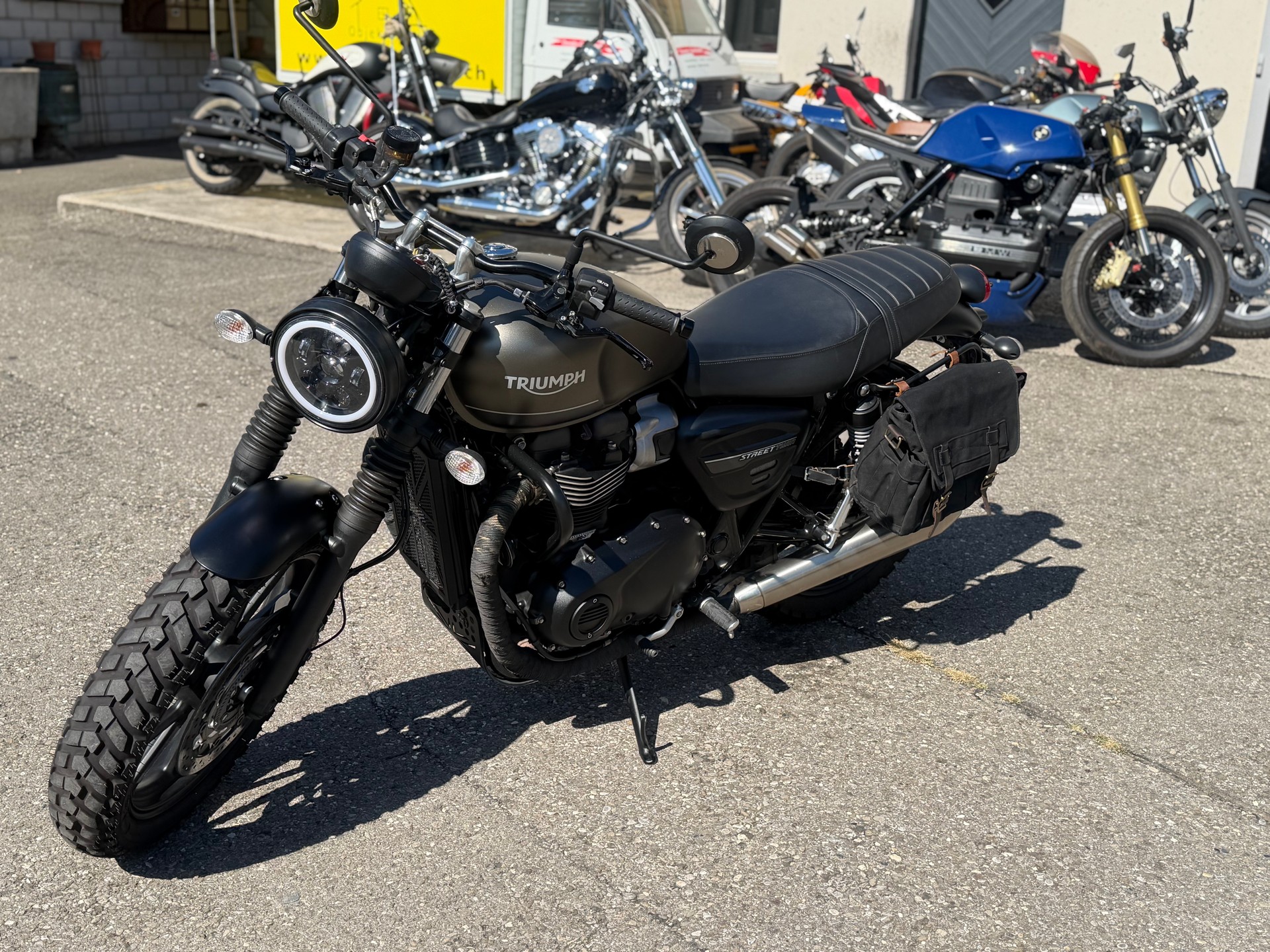 TRIUMPH Street Twin 900-image-1