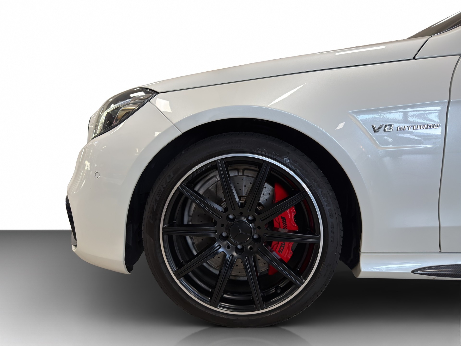 MERCEDES-BENZ E 63 AMG S 4Matic Speedshift-showroom-element-1