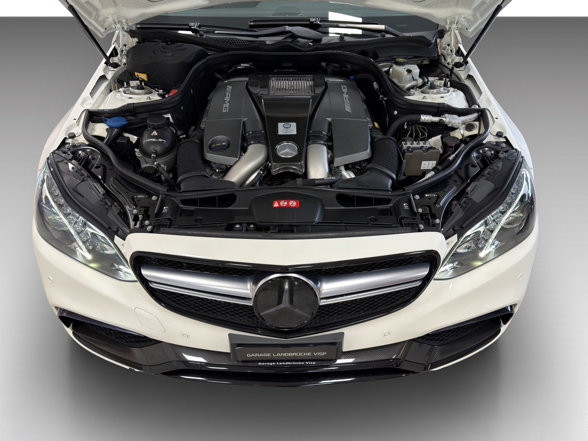 MERCEDES-BENZ E 63 AMG S 4Matic Speedshift-showroom-element-3