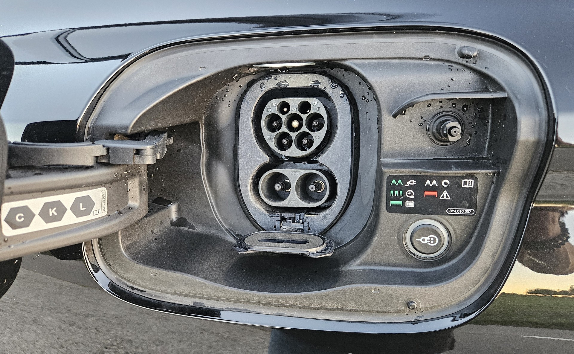 AUDI Q6 Sportback e-tron quattro S-Line Tech pro mit Anhängerkupplung-image-10