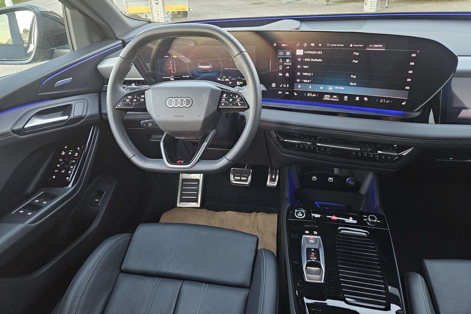 AUDI Q6 Sportback e-tron quattro S-Line Tech pro mit Anhängerkupplung-image-17