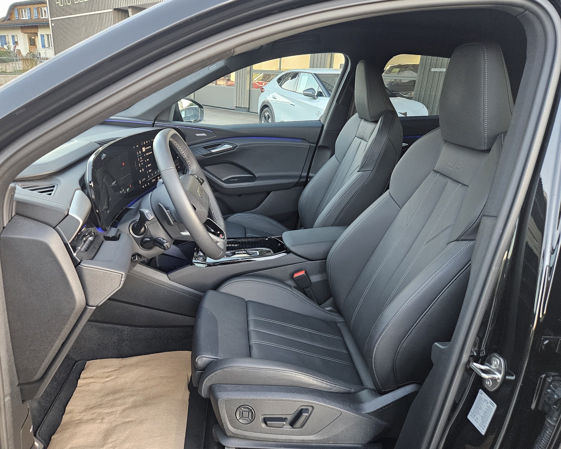 AUDI Q6 Sportback e-tron quattro S-Line Tech pro mit Anhängerkupplung-image-12