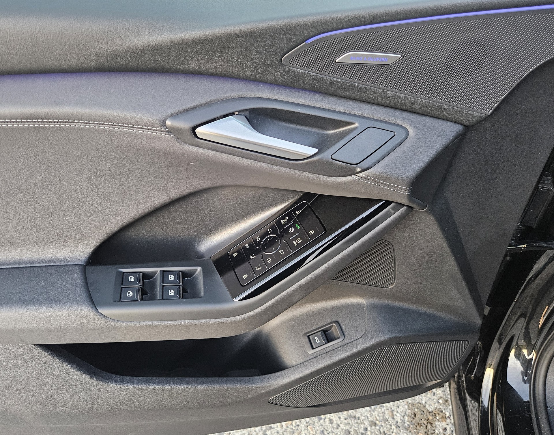 AUDI Q6 Sportback e-tron quattro S-Line Tech pro mit Anhängerkupplung-image-14