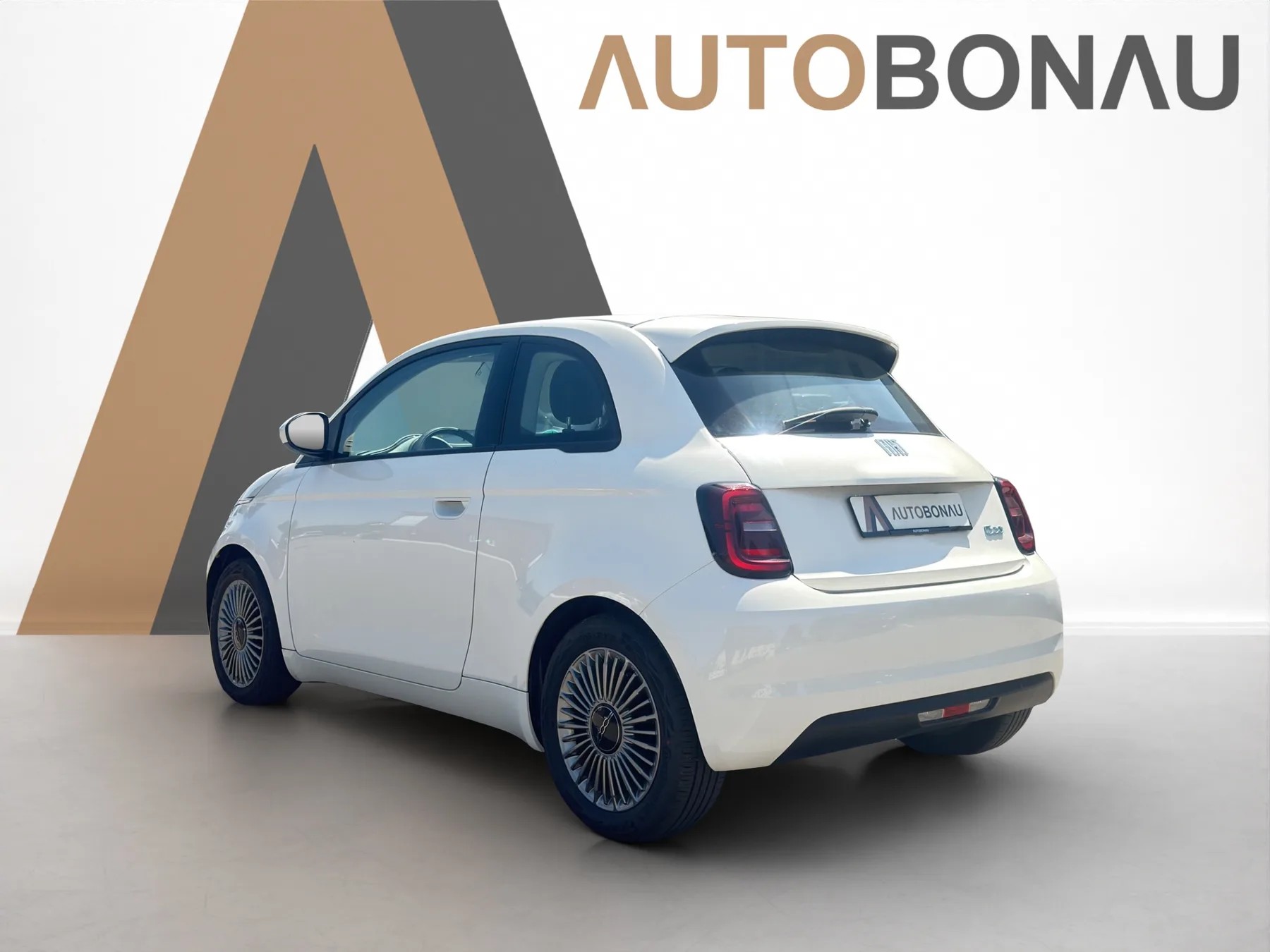FIAT 500 Electric Cult 320KM-showroom-element-2
