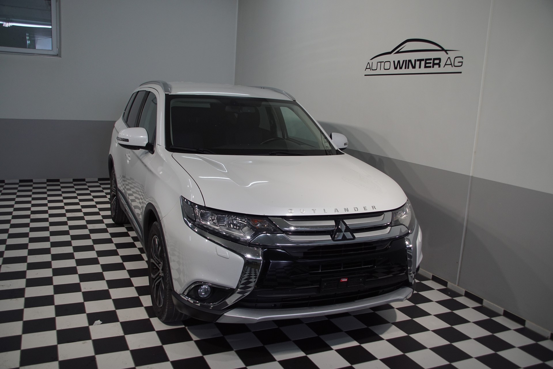 MITSUBISHI Outlander 2.2 DID 4WD Automatic-showroom-element-3