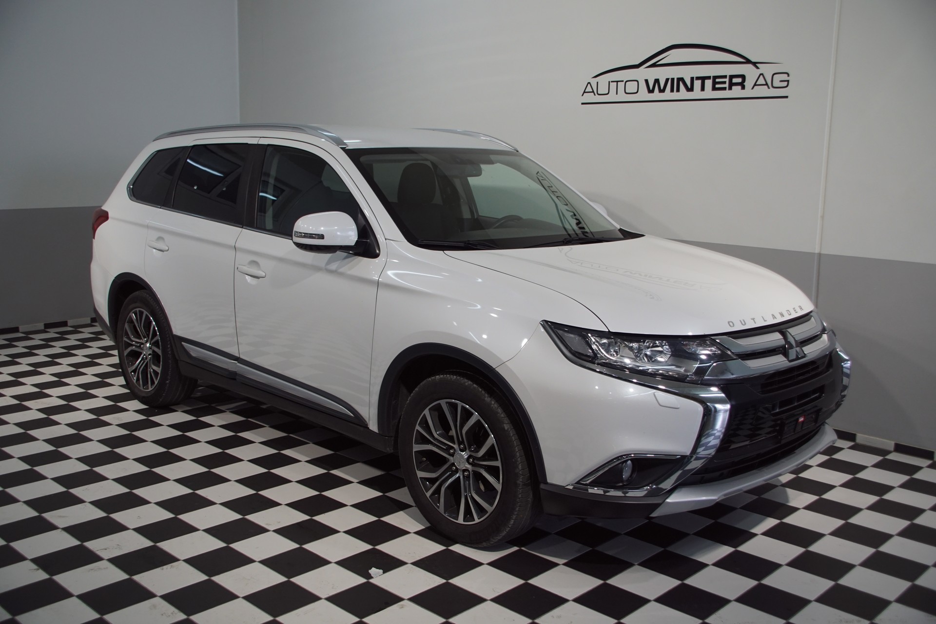 MITSUBISHI Outlander 2.2 DID 4WD Automatic-showroom-element-2