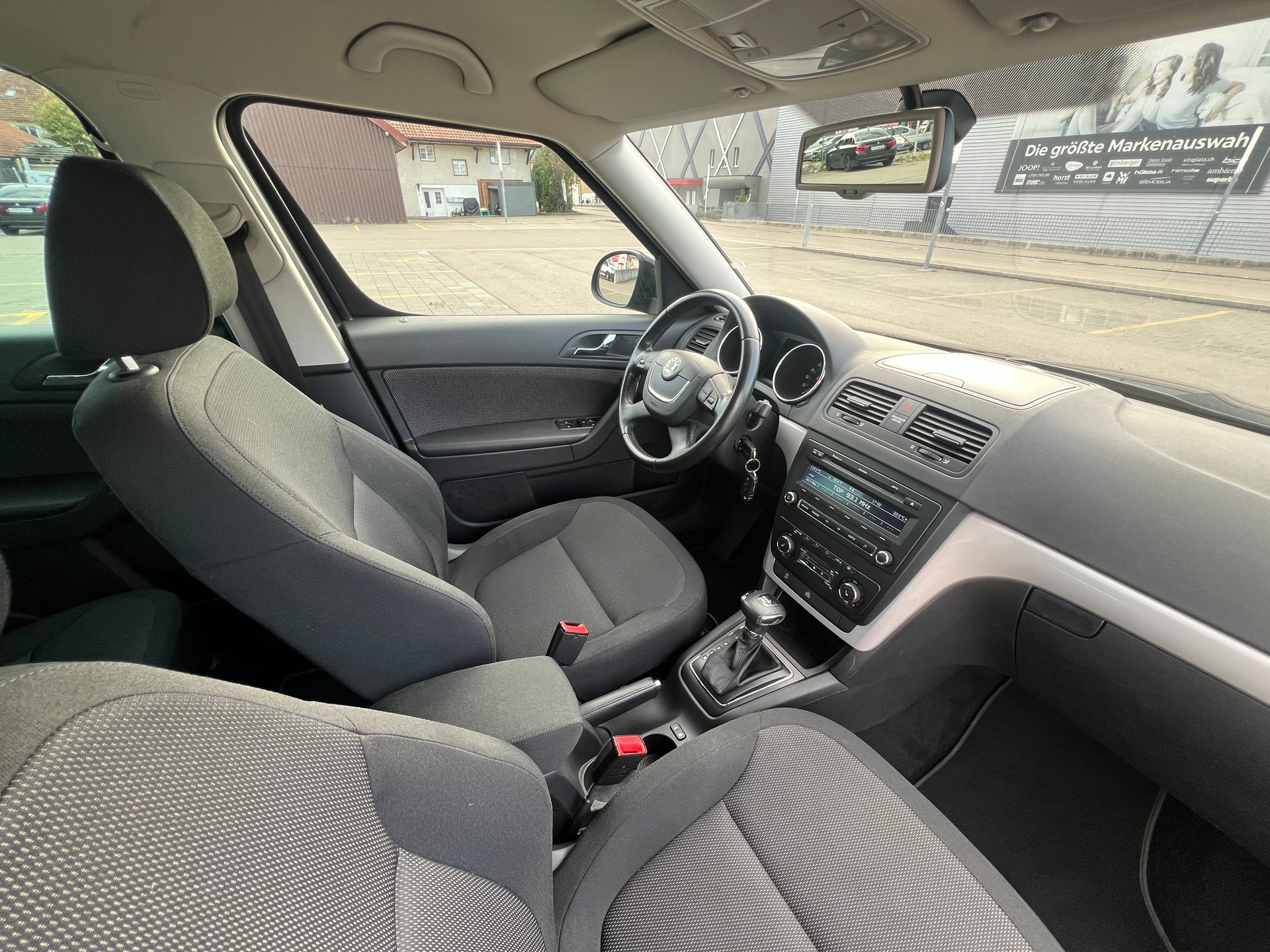 SKODA Yeti 2.0 TDI Ambition 4x4 DSG-image-9