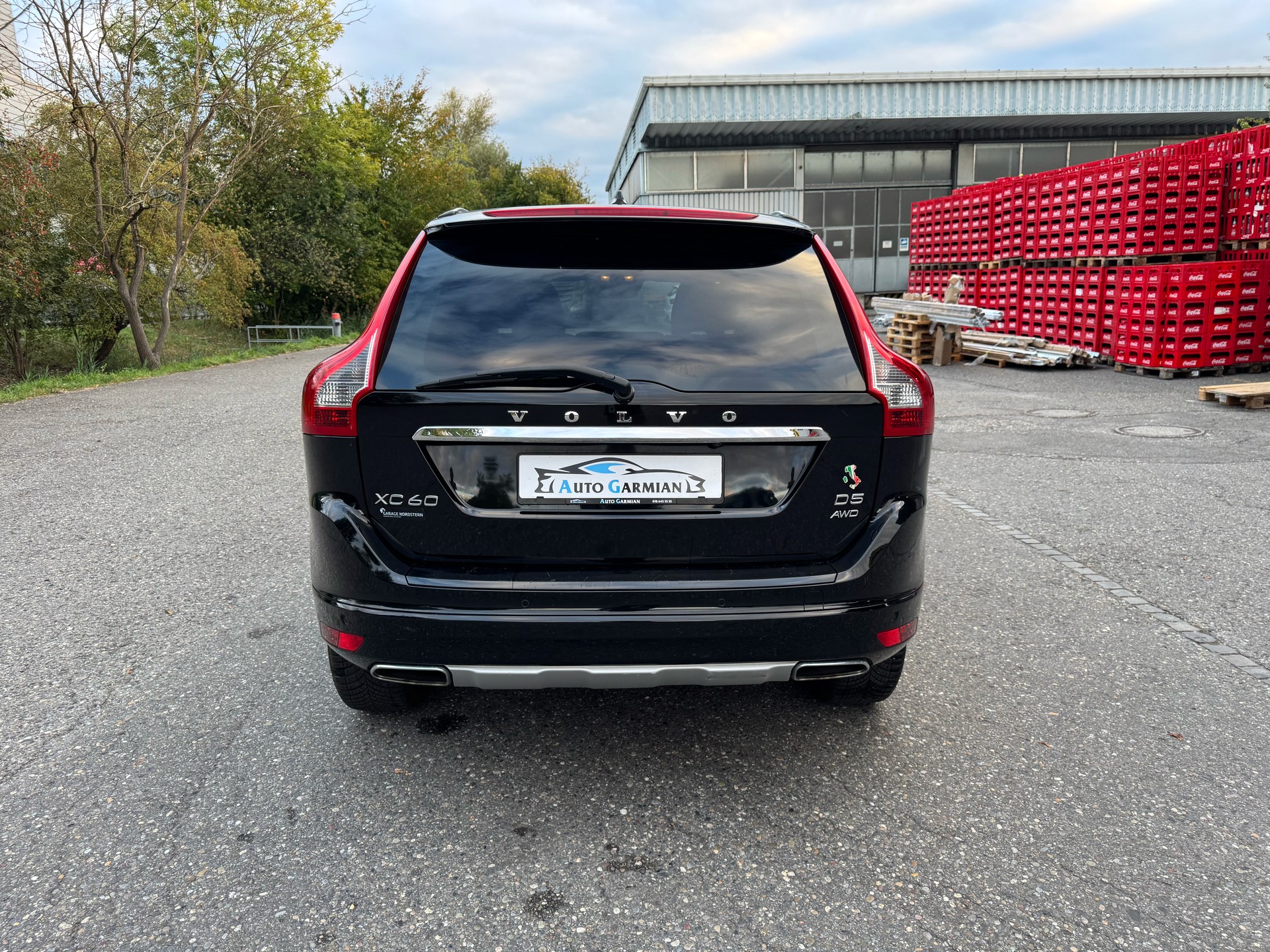 VOLVO XC60 D5 AWD Kinetic Geartronic-showroom-element-3