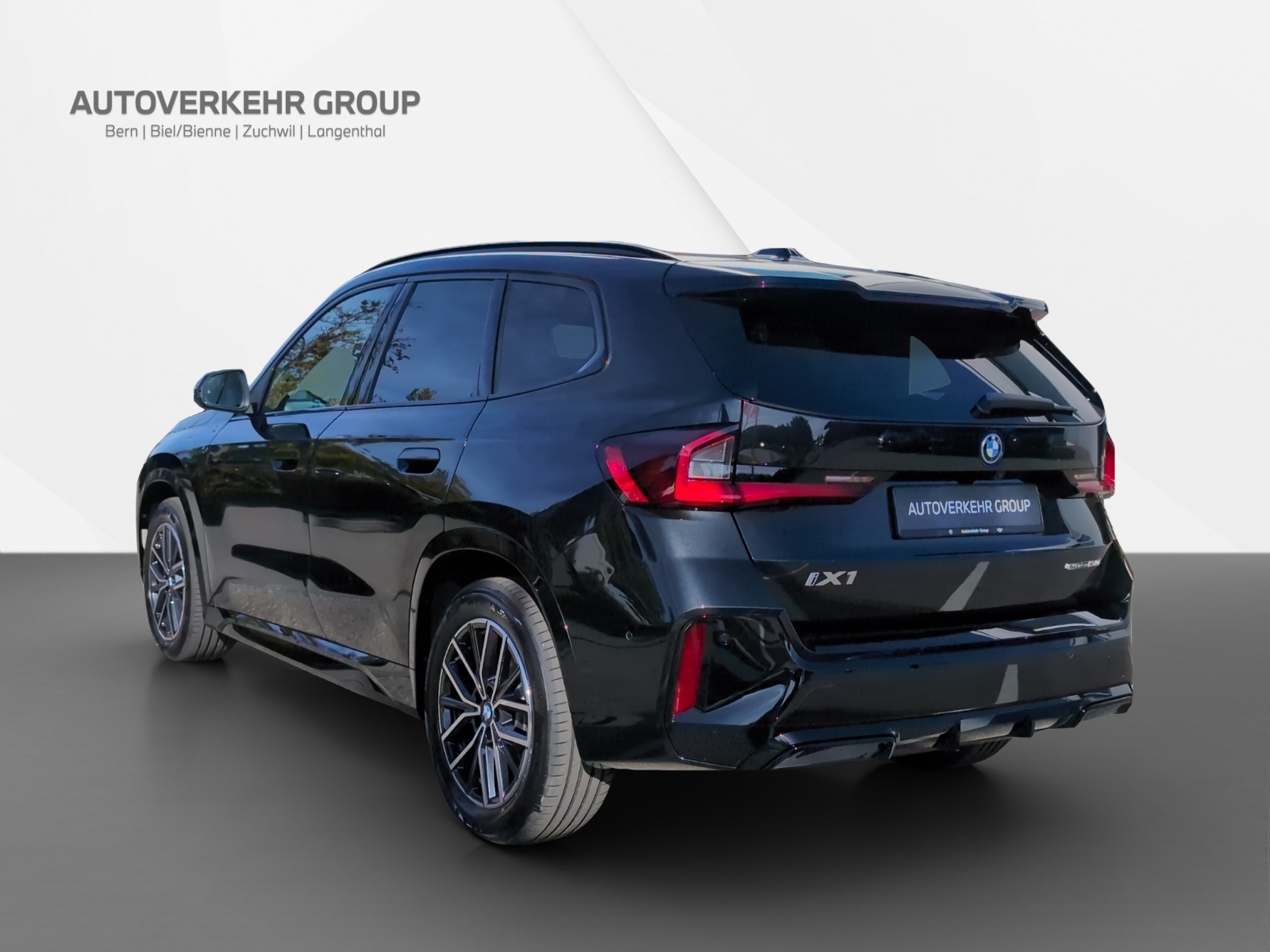 BMW iX1 eDrive 20 M Sport-showroom-element-3