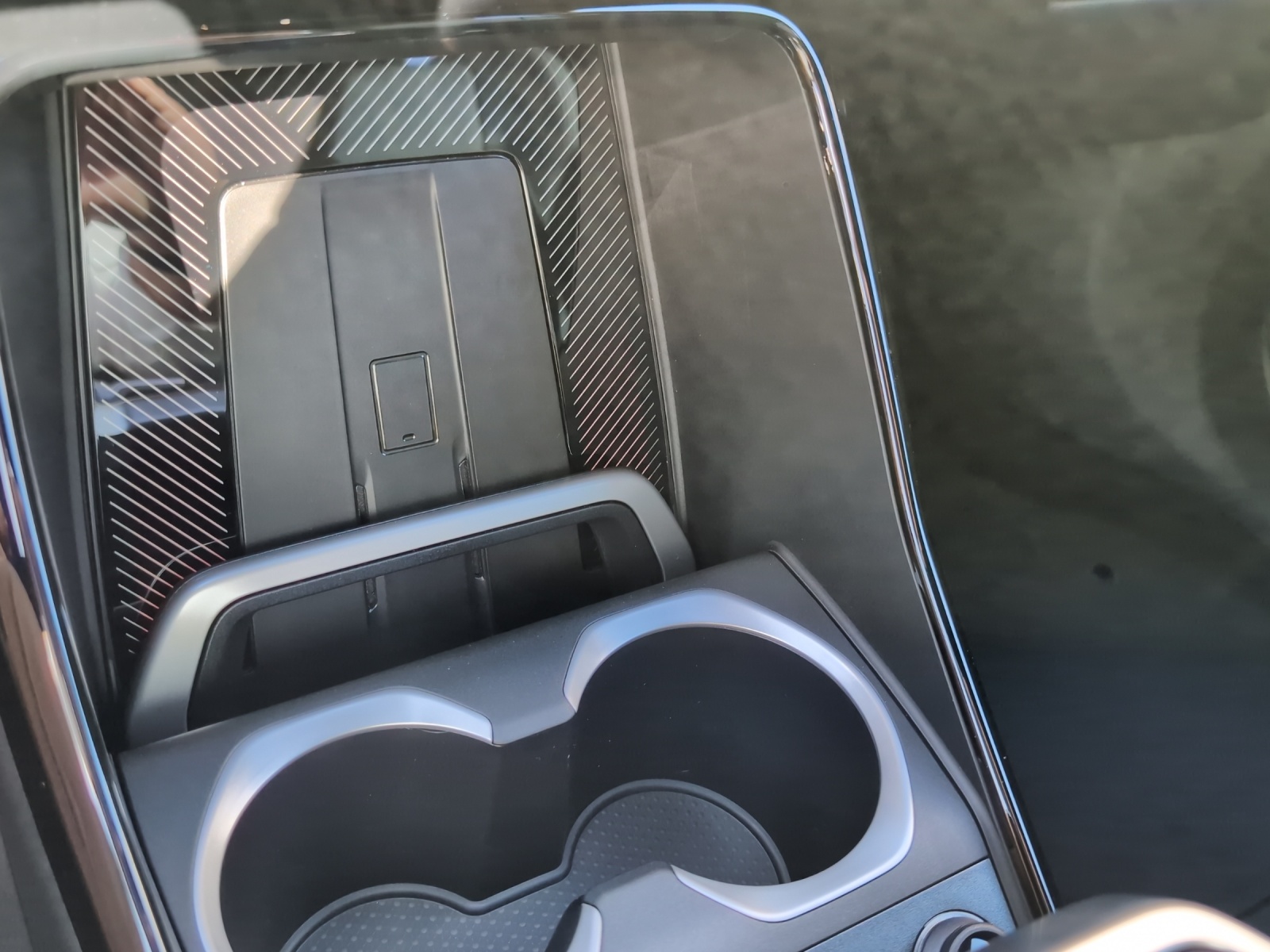 BMW iX1 eDrive 20 M Sport-image-21