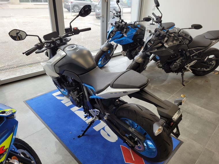 SUZUKI GSX 8S (35kW)-image-3