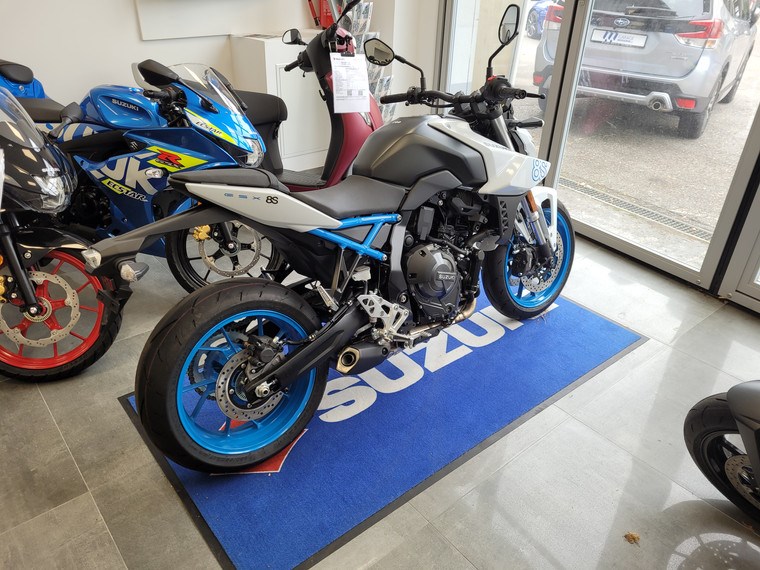 SUZUKI GSX 8S (35kW)-image-1