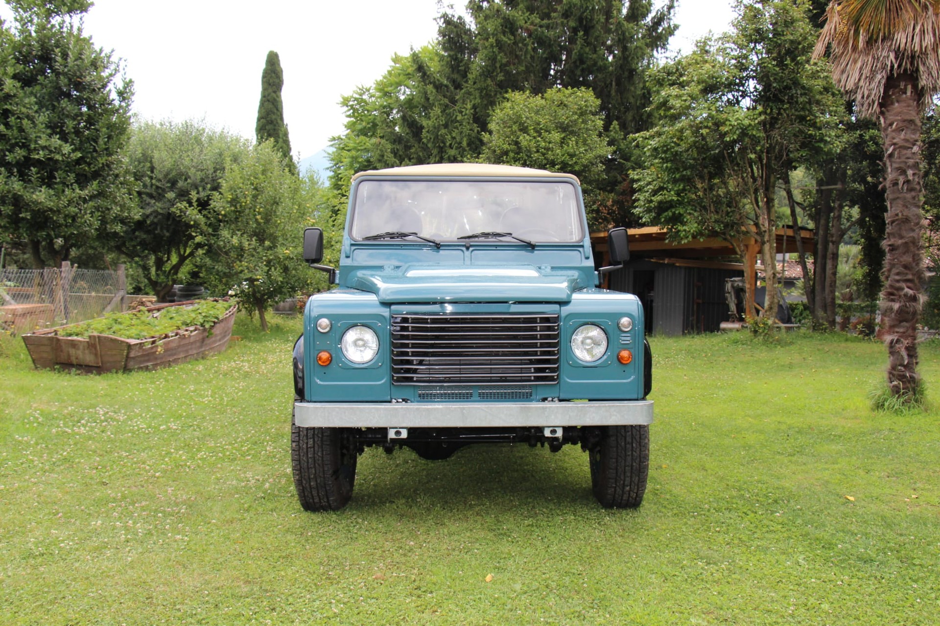 LAND ROVER Defender 110 2.4 Td4 High Capacity Pick Up-image-1