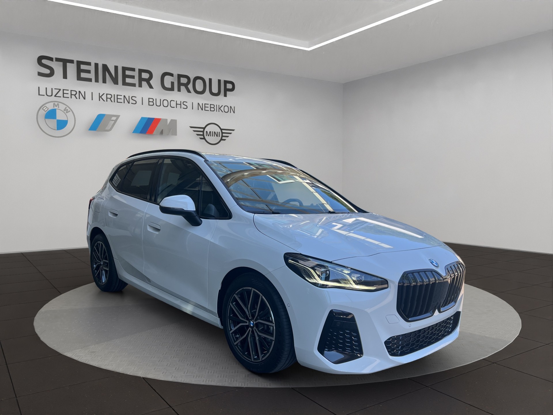BMW 218d Active Tourer M Sport DKG-showroom-element-2