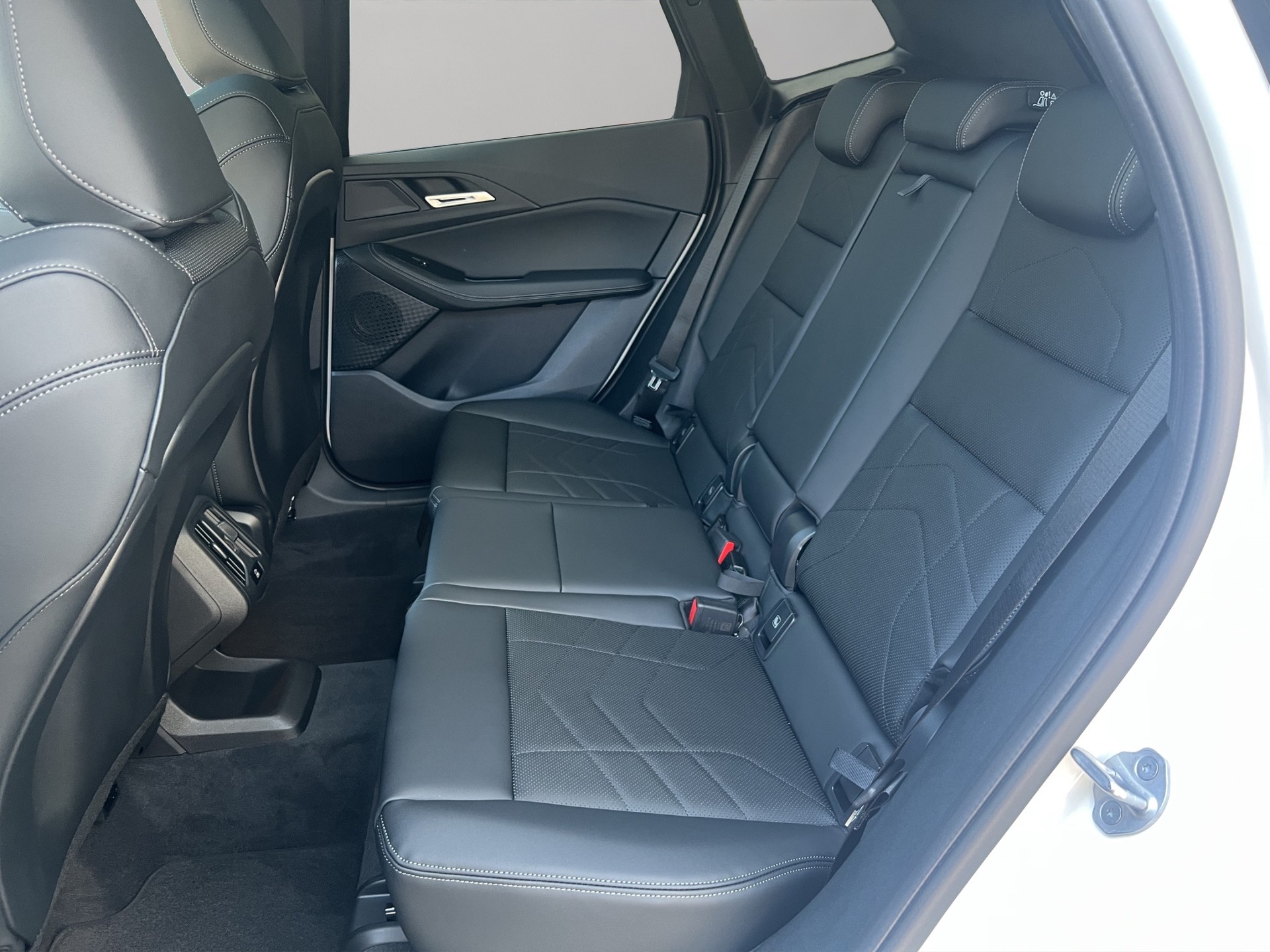 BMW 218d Active Tourer M Sport DKG-image-16