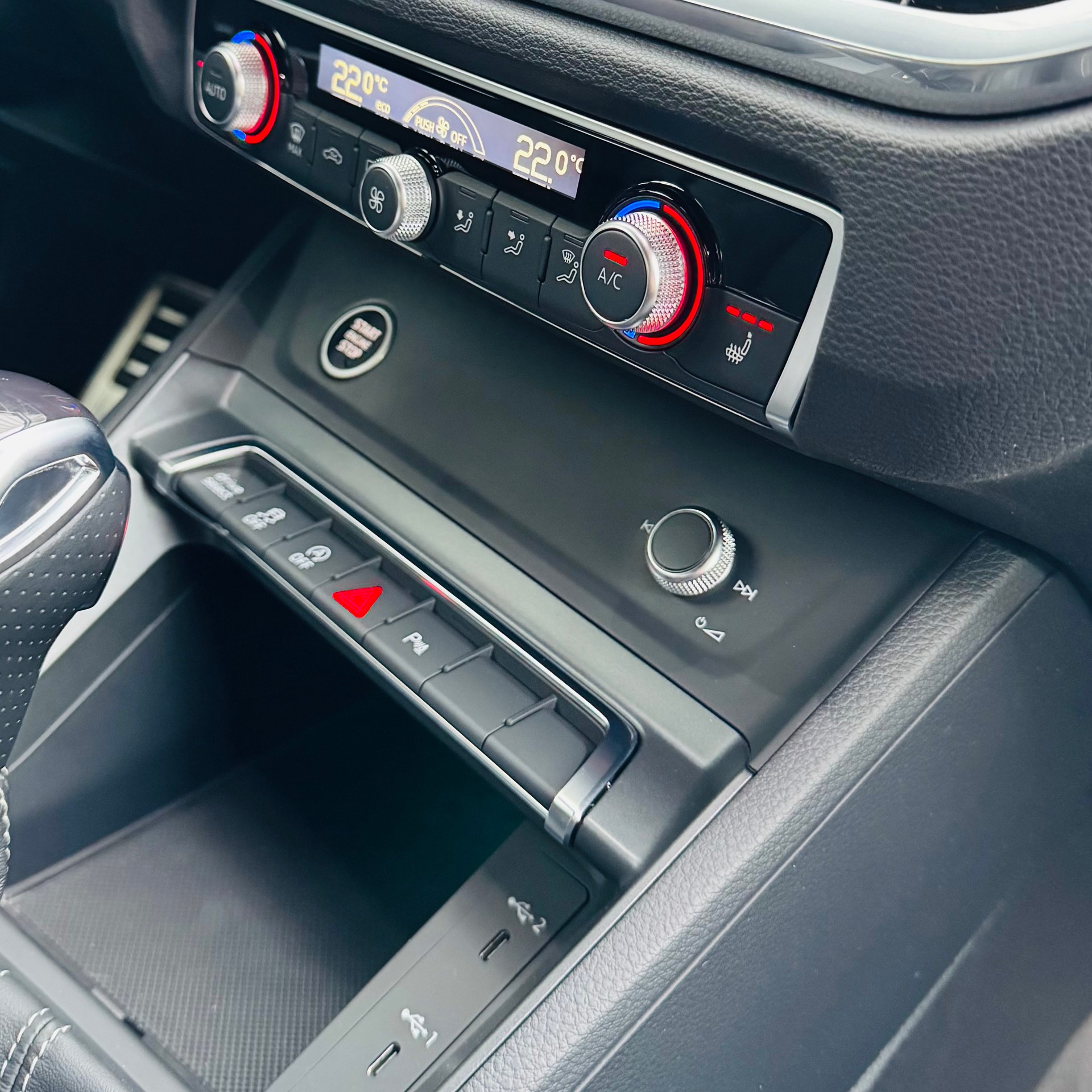 AUDI Q3 35 TFSI S line Attraction S-tronic-image-16