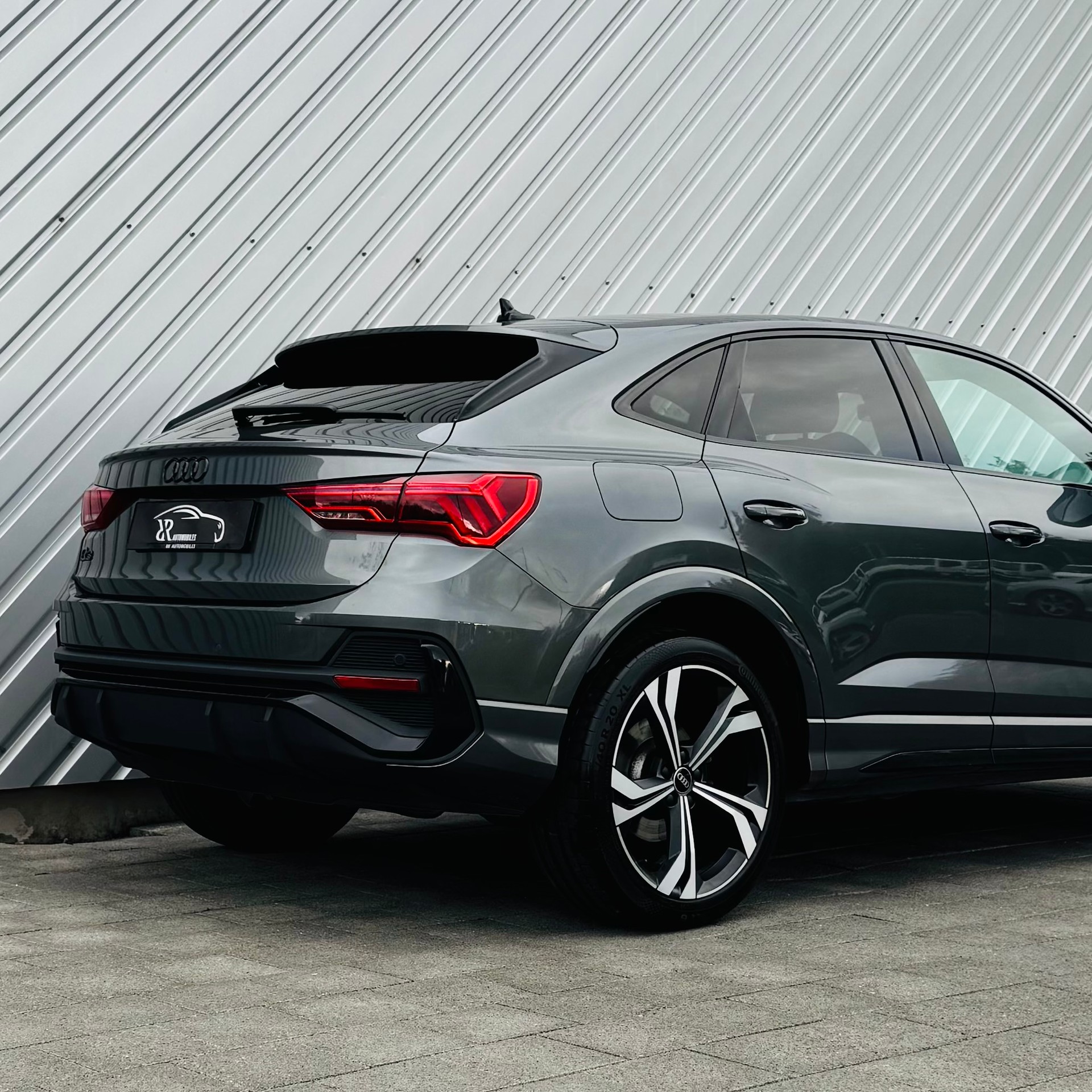 AUDI Q3 35 TFSI S line Attraction S-tronic-image-4
