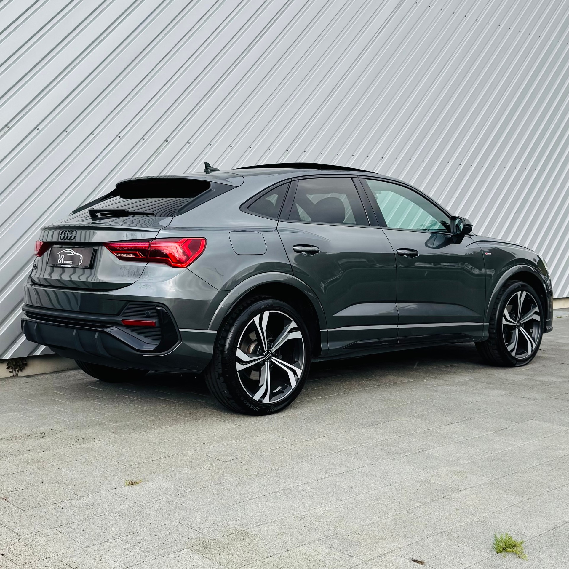 AUDI Q3 35 TFSI S line Attraction S-tronic-showroom-element-2