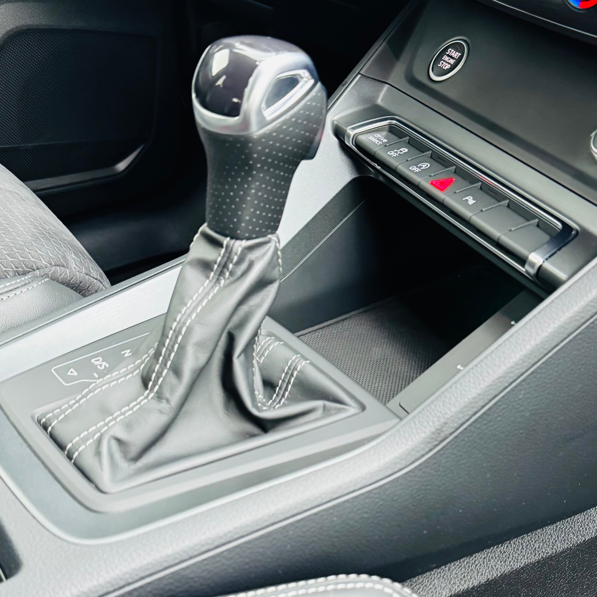 AUDI Q3 35 TFSI S line Attraction S-tronic-image-17