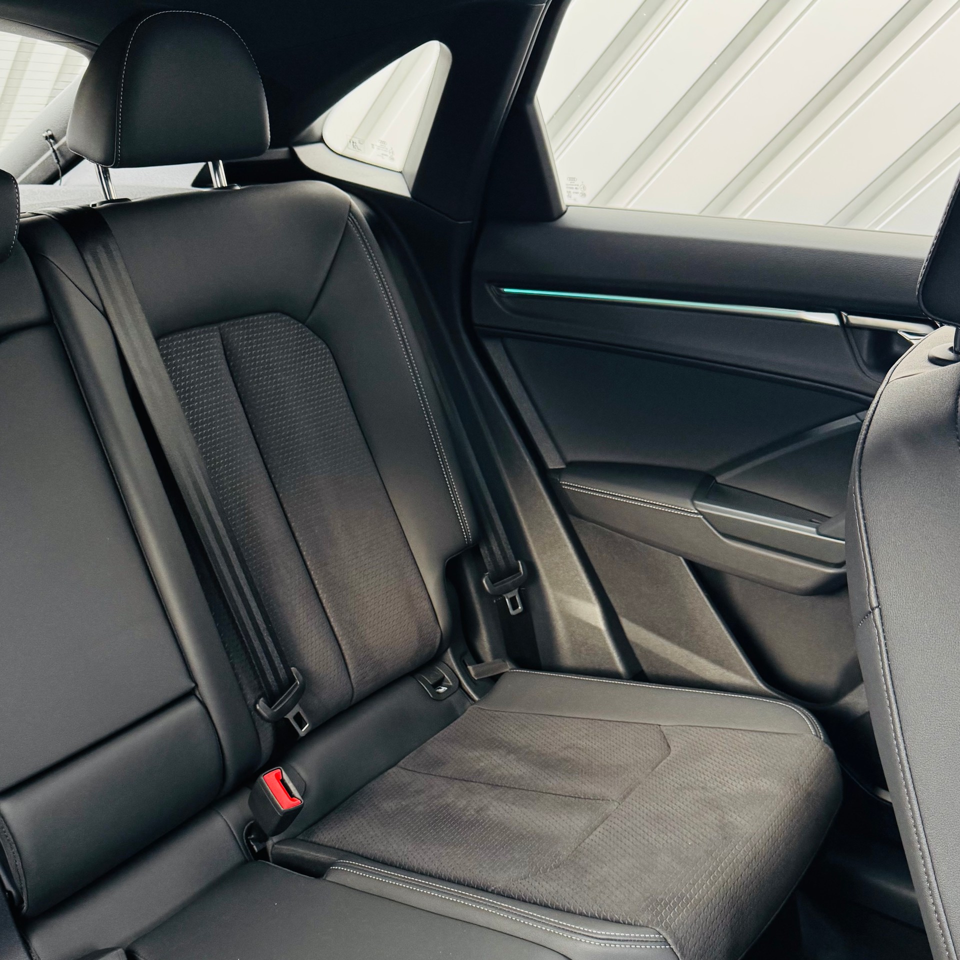 AUDI Q3 35 TFSI S line Attraction S-tronic-image-22