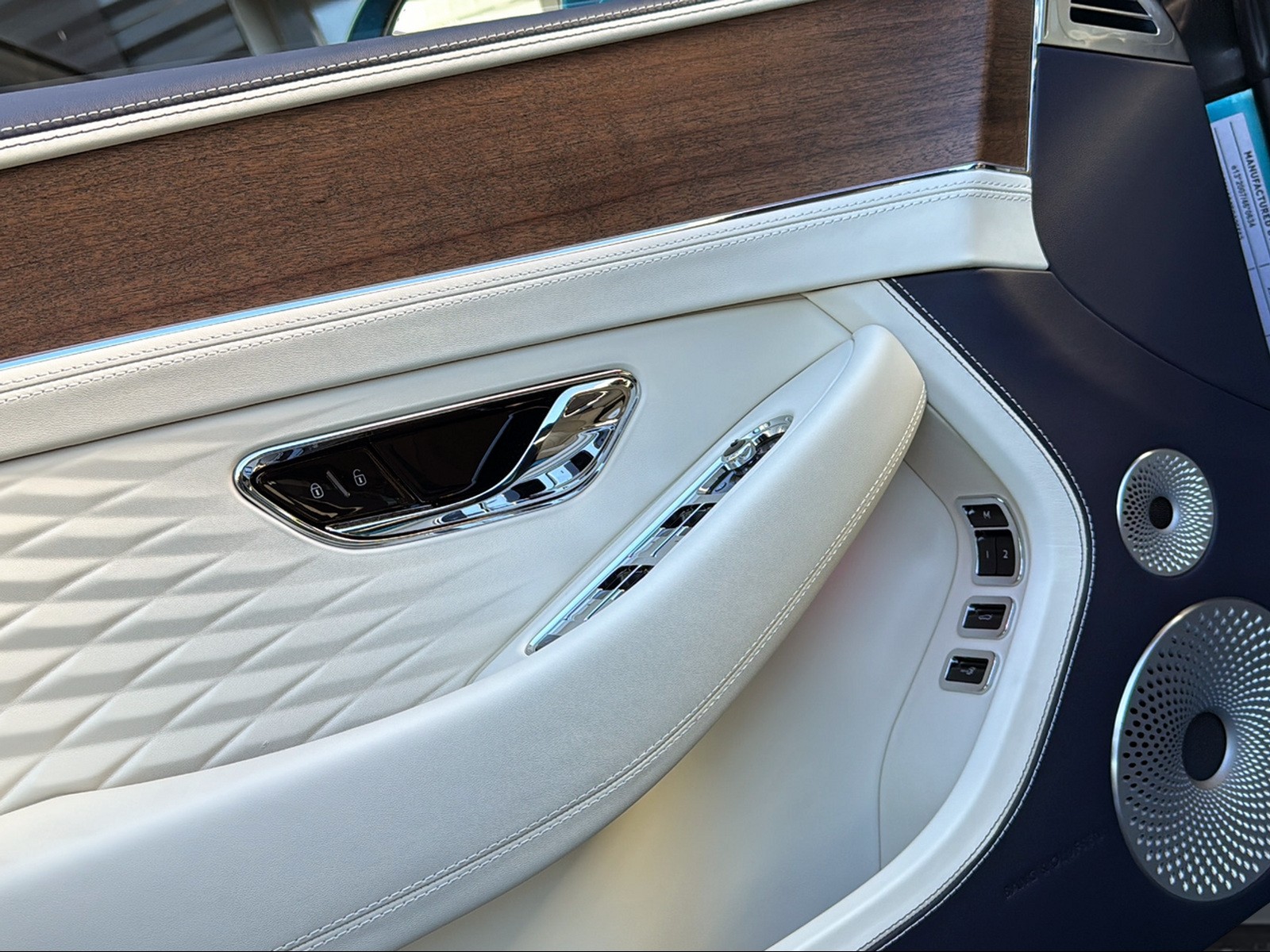 BENTLEY GT V8 Hybrid Azure-image-12