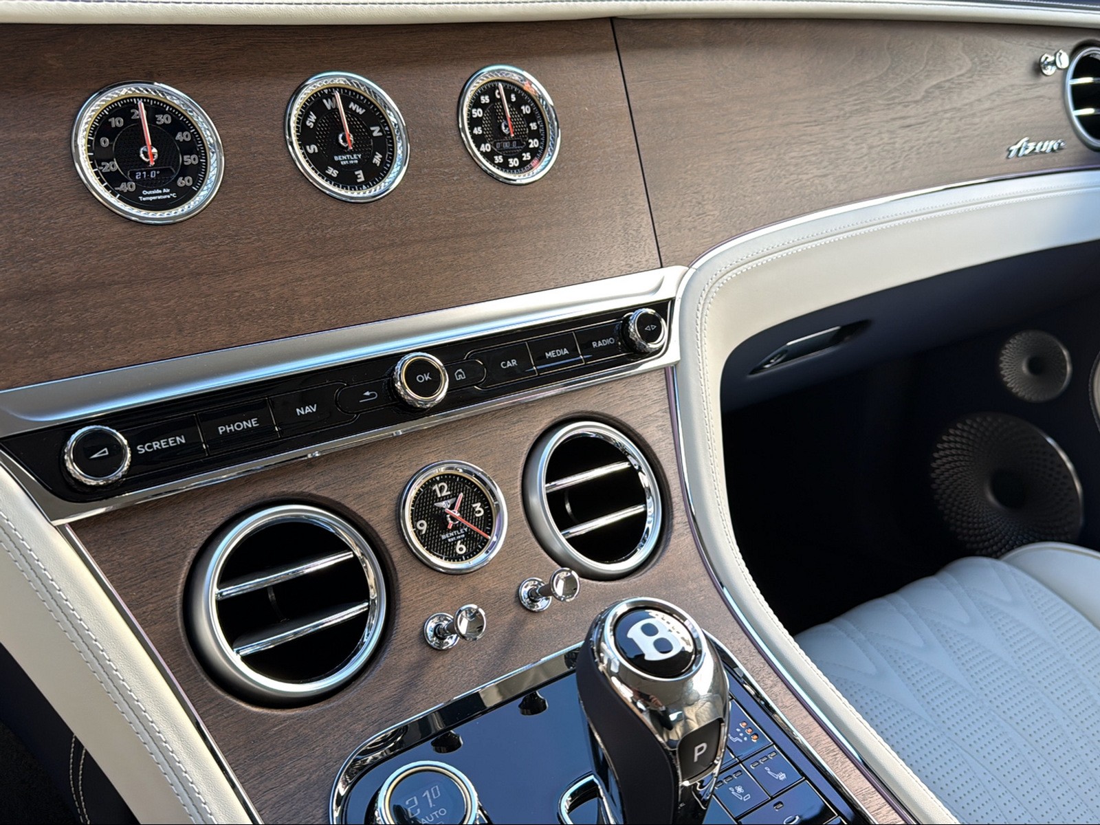BENTLEY GT V8 Hybrid Azure-image-13