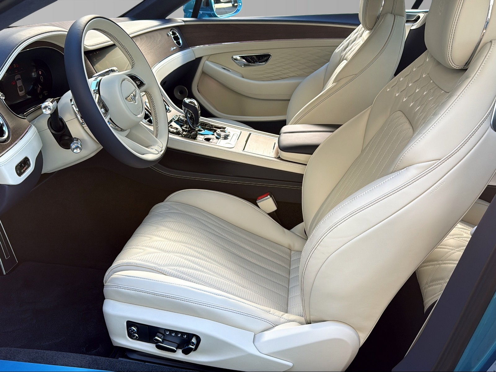 BENTLEY GT V8 Hybrid Azure-image-4