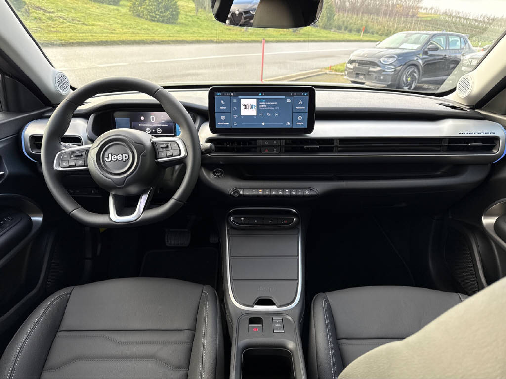 JEEP Avenger Summit-image-9