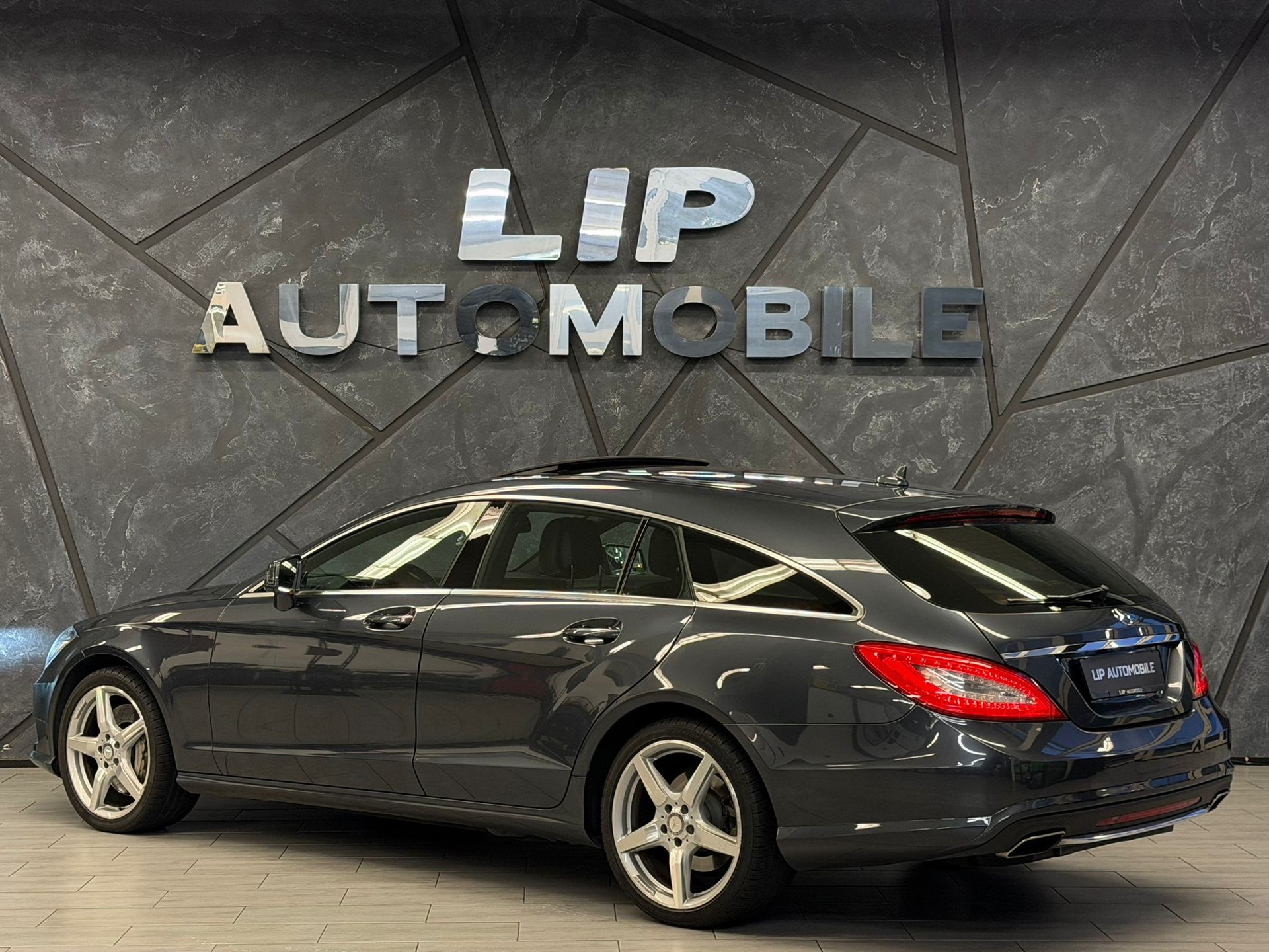 MERCEDES-BENZ CLS Shooting Brake 500 Executive 4Matic 7G-Tronic AMG-Line-image-7