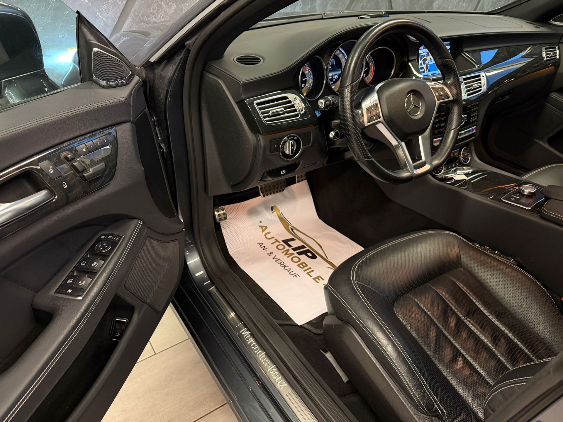 MERCEDES-BENZ CLS Shooting Brake 500 Executive 4Matic 7G-Tronic AMG-Line-image-10