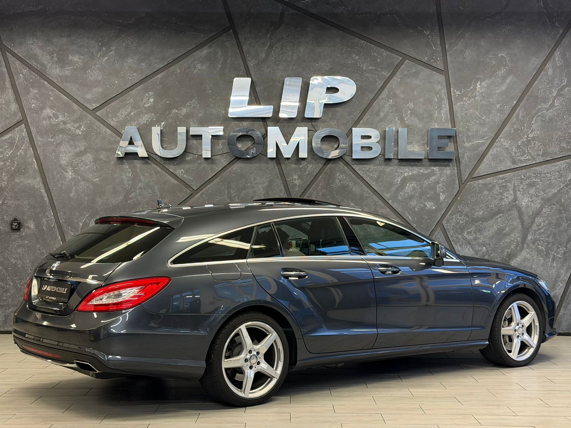 MERCEDES-BENZ CLS Shooting Brake 500 Executive 4Matic 7G-Tronic AMG-Line-image-5