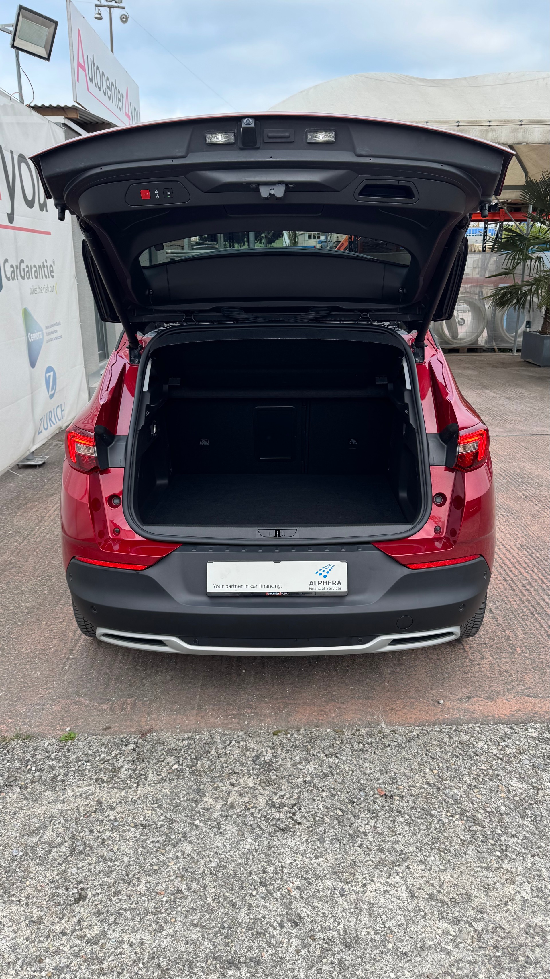 OPEL Grandland X 1.6 Hybrid4 Ultimate Automatik-image-7