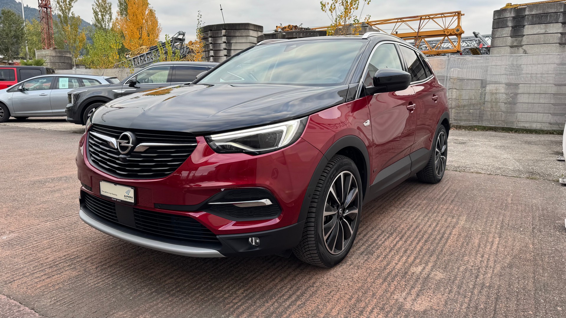 OPEL Grandland X 1.6 Hybrid4 Ultimate Automatik-showroom-element-3