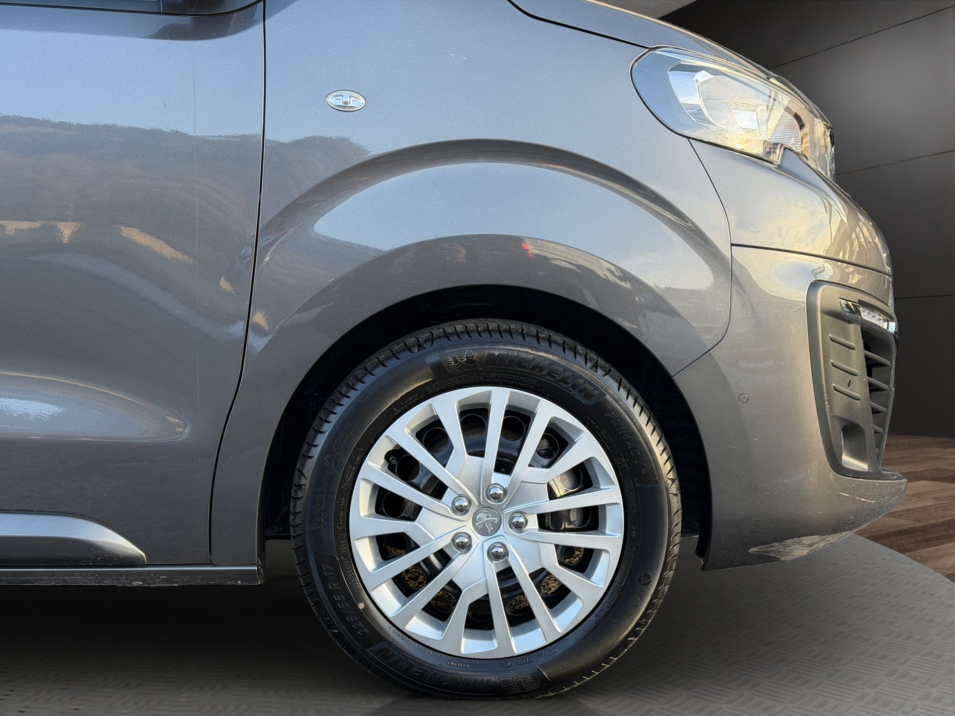 PEUGEOT Traveller 2.0 BlueHDi Business Standard EAT8-showroom-element-3