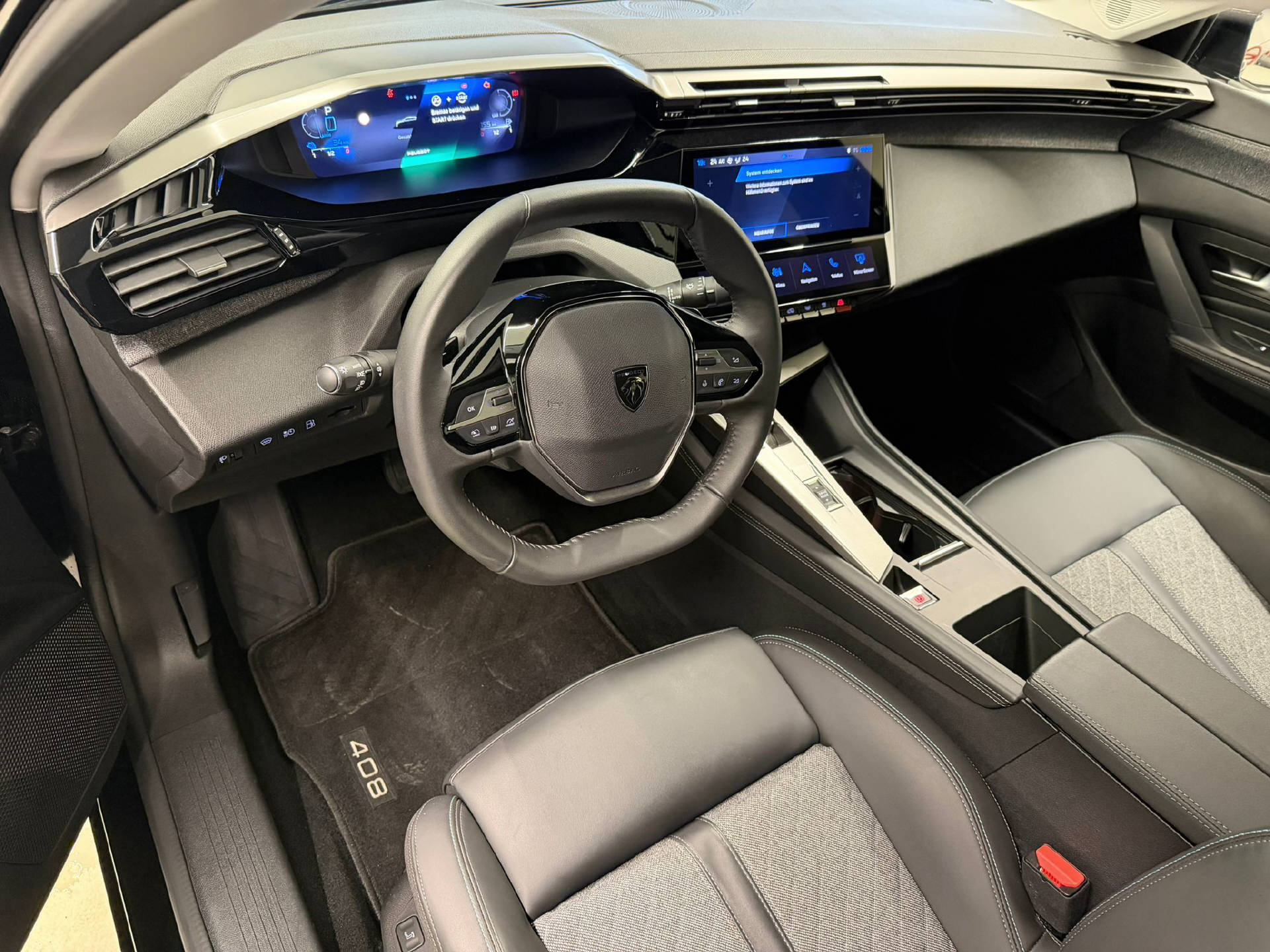 PEUGEOT 408 1.6 PHEV 180 Allure-image-5