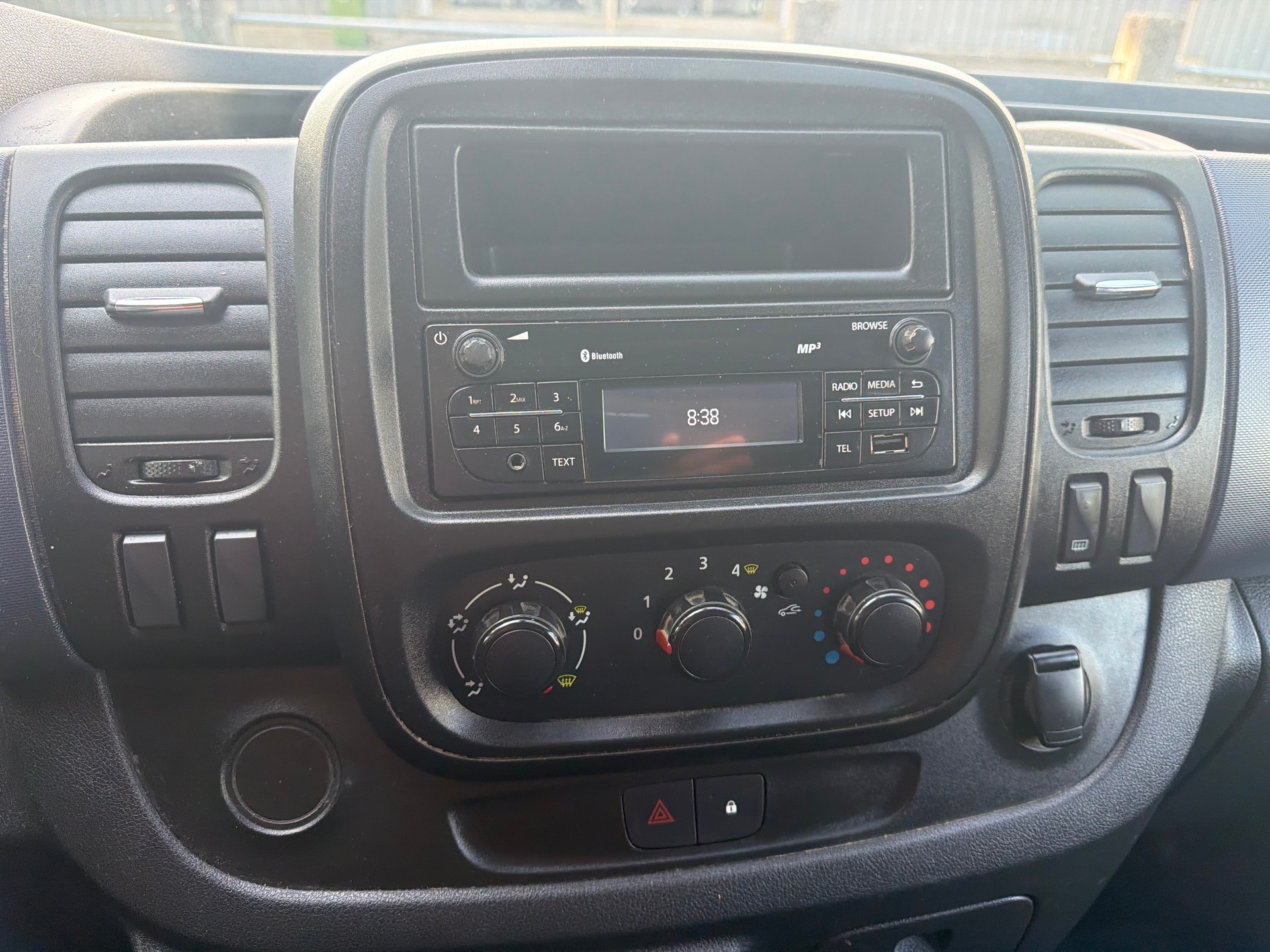 OPEL Vivaro 1.6 CDTI 2.9t L2H1 ** 03x Sitzplatze ** 02x Airbag ** Nutzlast 1090Kg ** Frisch Ab MFK-image-5