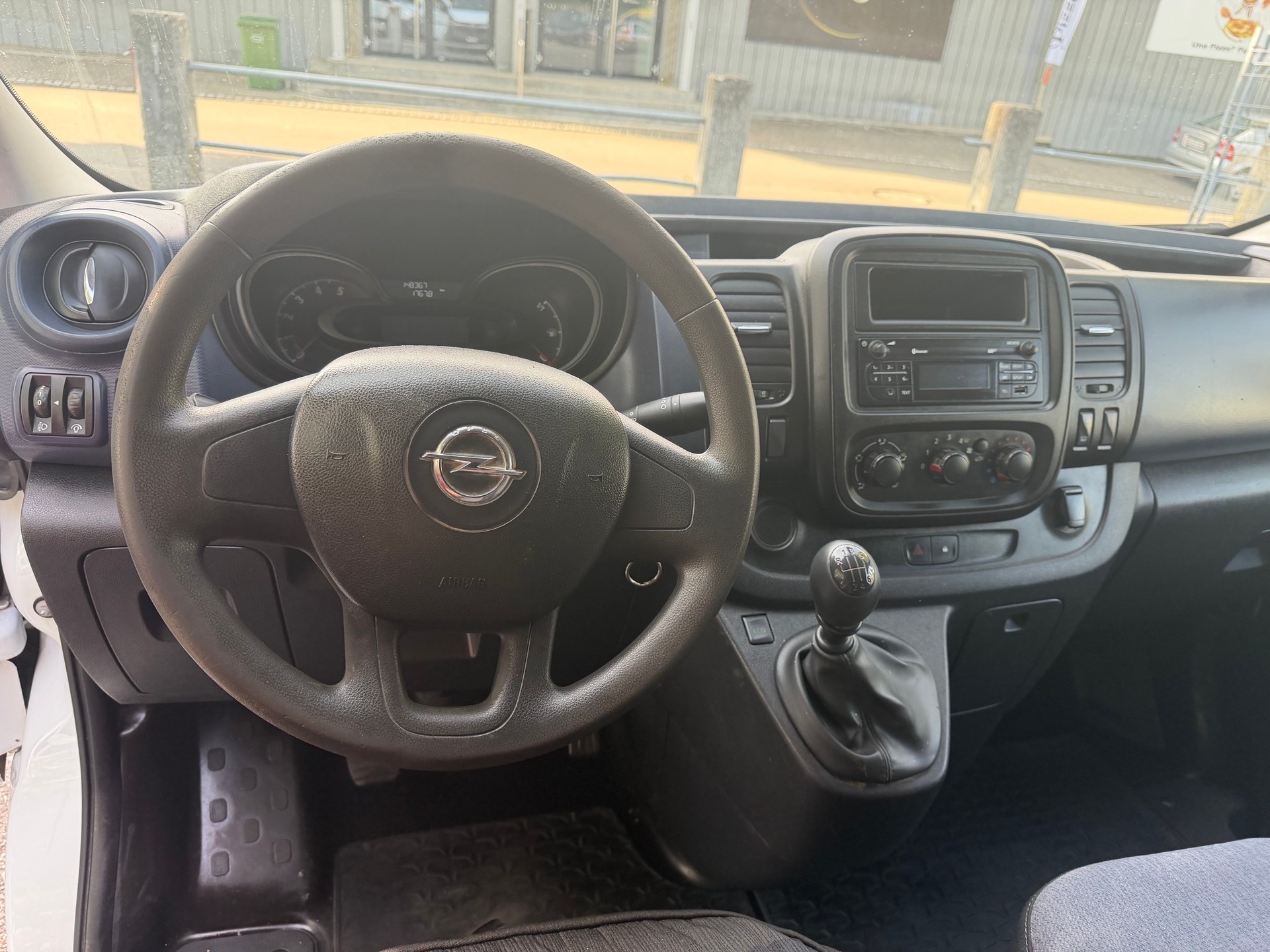 OPEL Vivaro 1.6 CDTI 2.9t L2H1 ** 03x Sitzplatze ** 02x Airbag ** Nutzlast 1090Kg ** Frisch Ab MFK-image-3