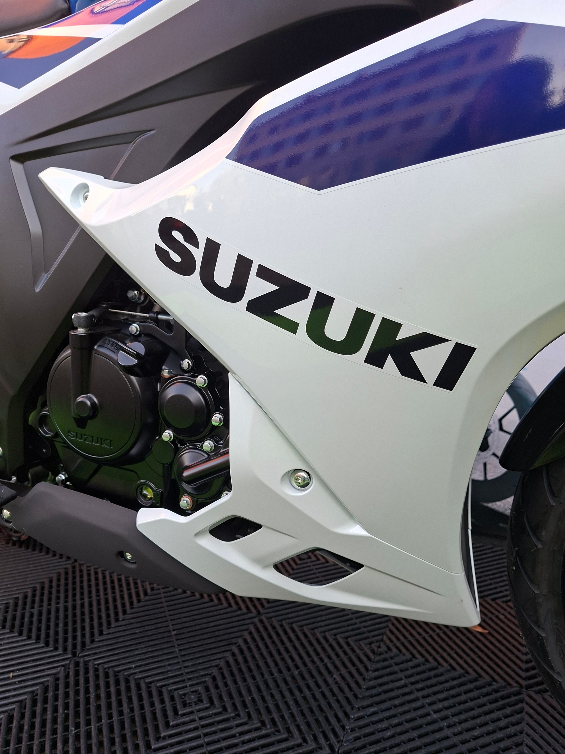 SUZUKI GSX-R 125-image-10